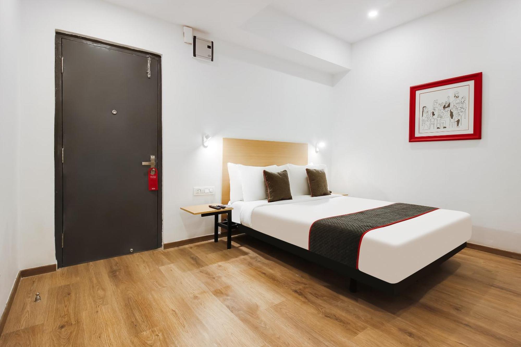 Hotel Super Townhouse The Cinco Near Esi Hospital 4*