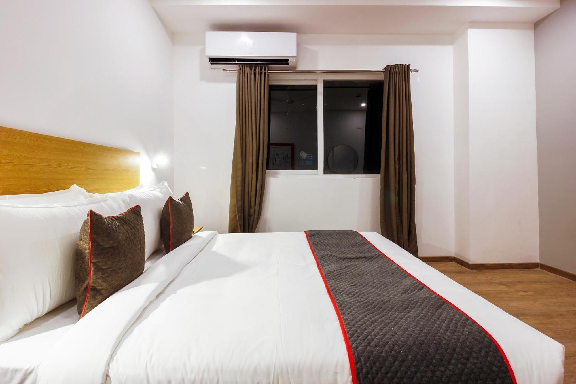 Super Townhouse Rcc Elite Hotel Hyderabad