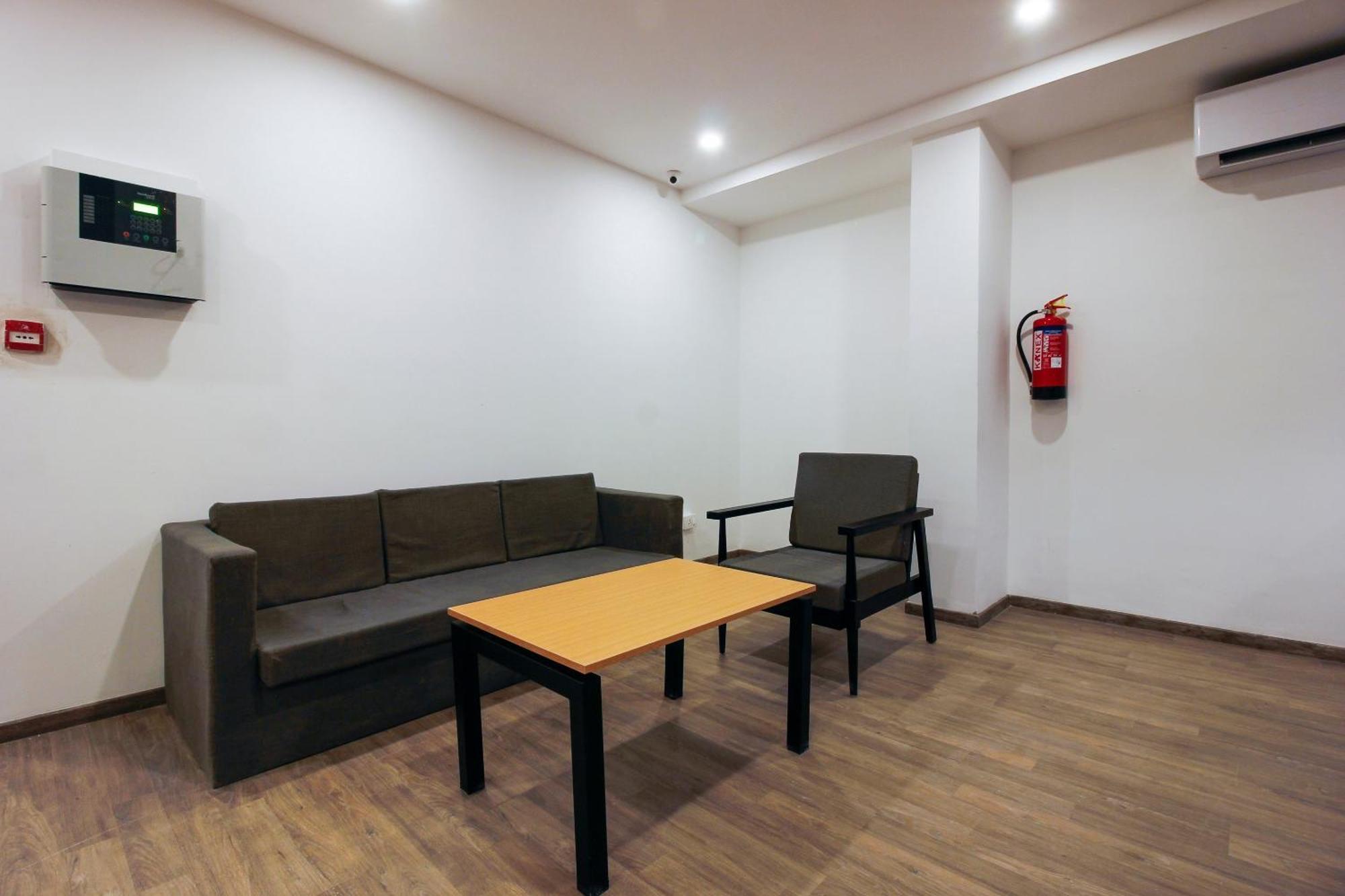 Hotel Super Townhouse Rcc Elite