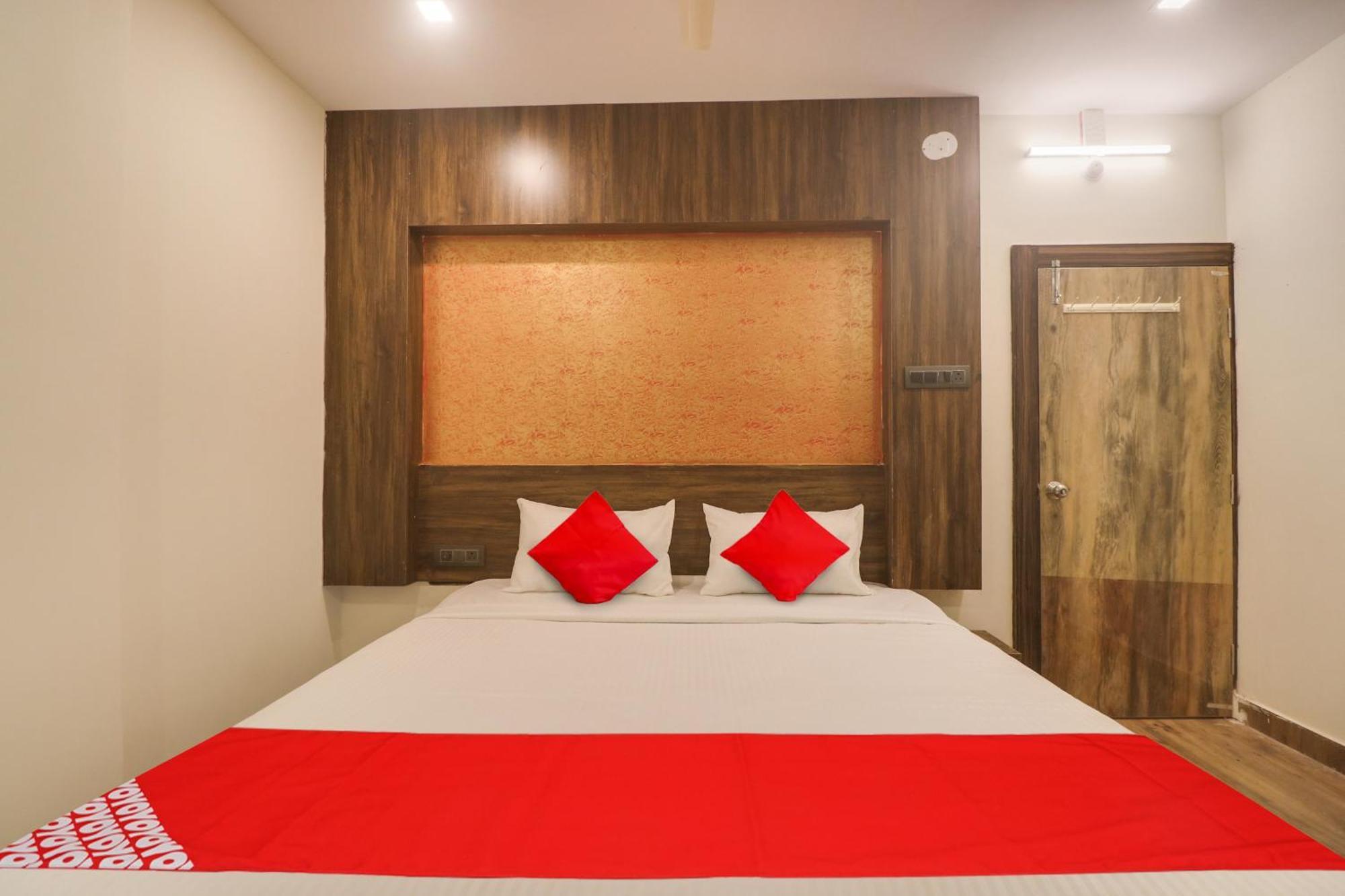 Hotel O R Square Grand Hyderabad