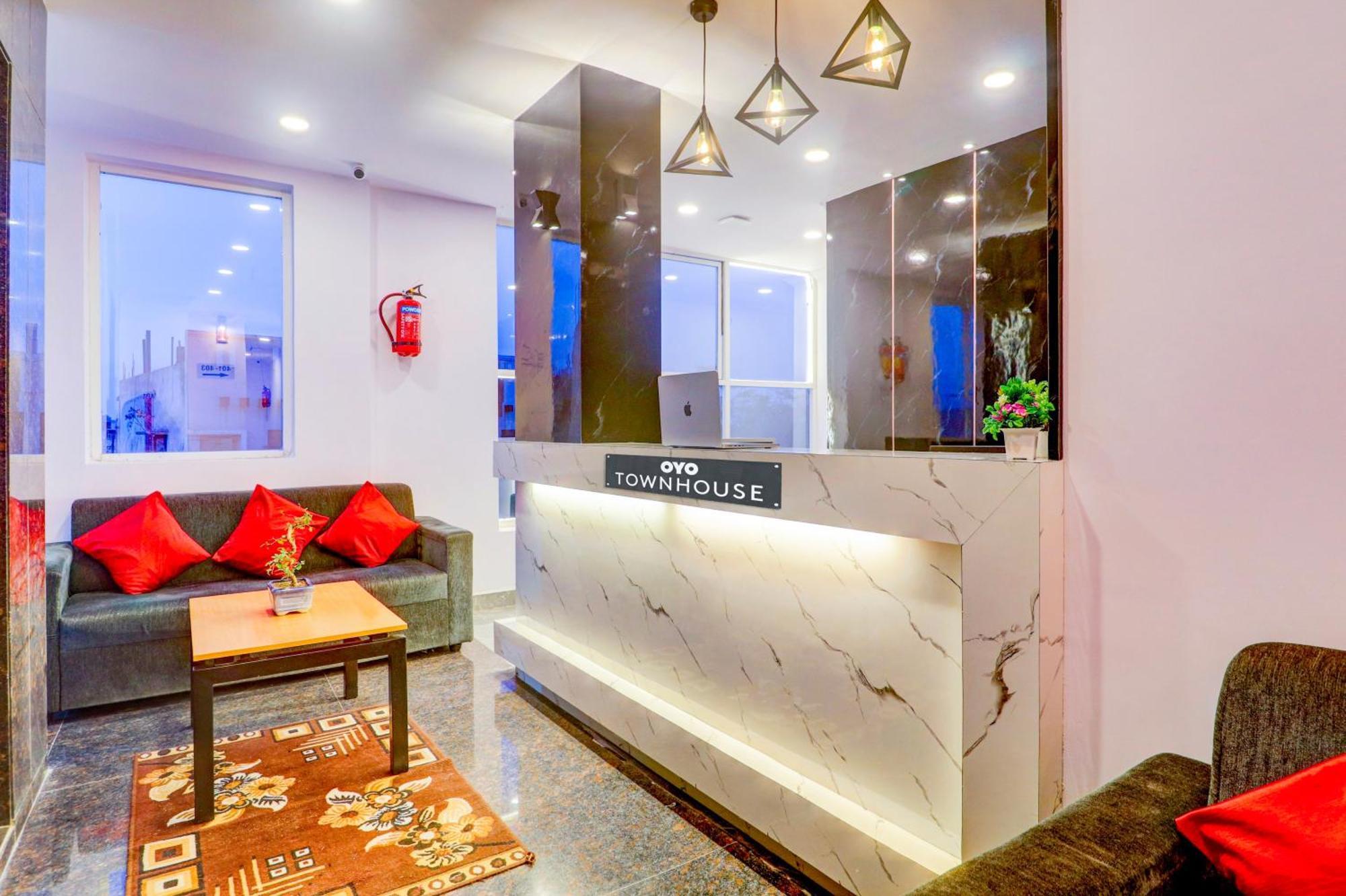Super Townhouse Sr Nagar Rcc Premier Hyderabad