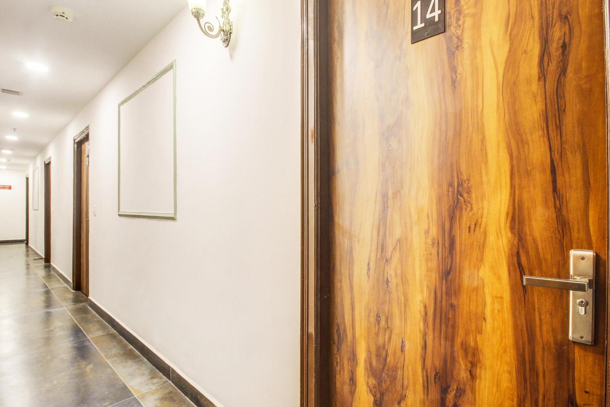 Super Townhouse Rcc Banjara Hills Hotel Hyderabad