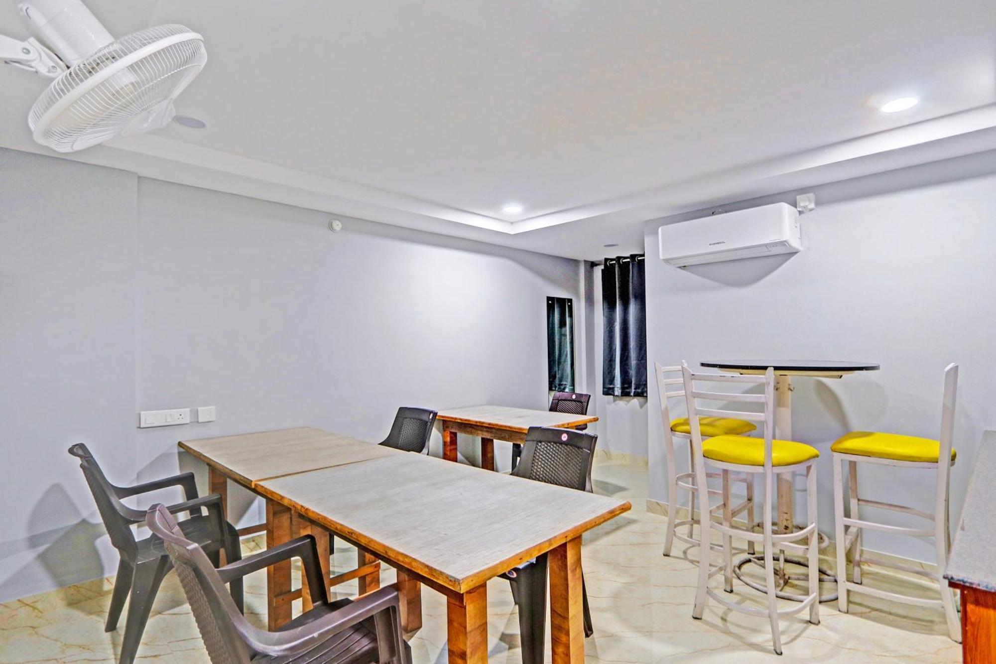 Super Townhouse Qualia Elite S R Nagar Hyderabad