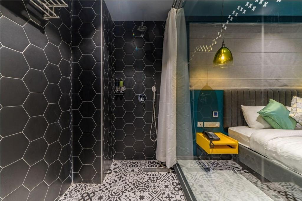 B L 3* Hyderabad