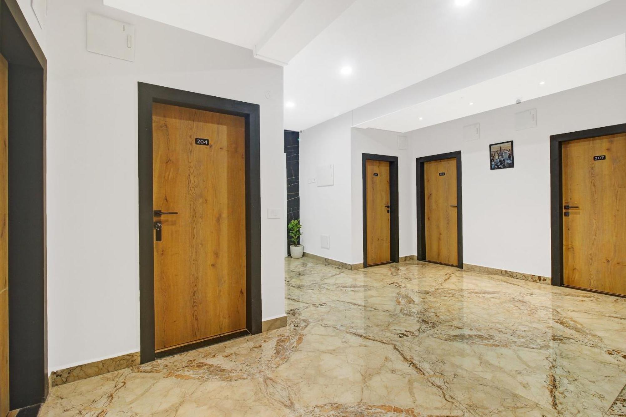 Hotel Super Townhouse Oak Hitec Near Image Hospital