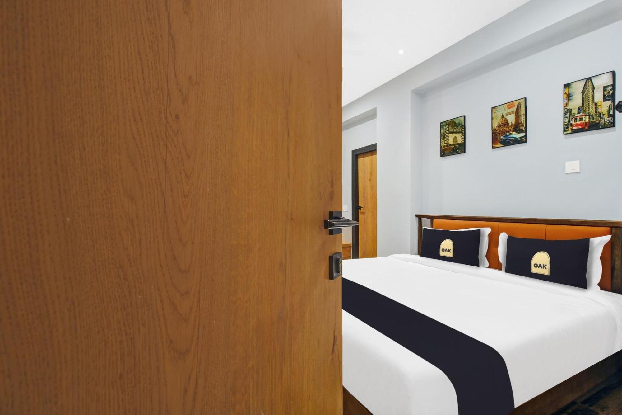 Super Townhouse Oak Hitec Near Image Hospital Hotel Hyderabad
