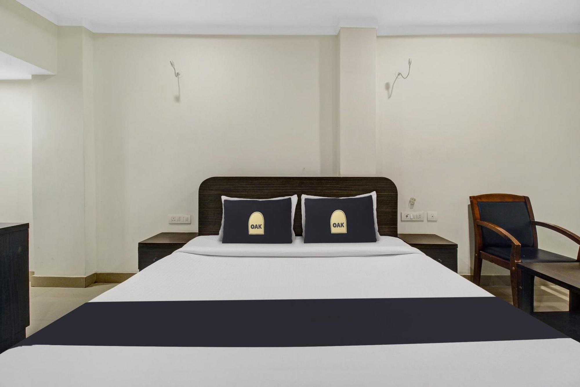 Super Townhouse Oak Lb Nagar Ramoji