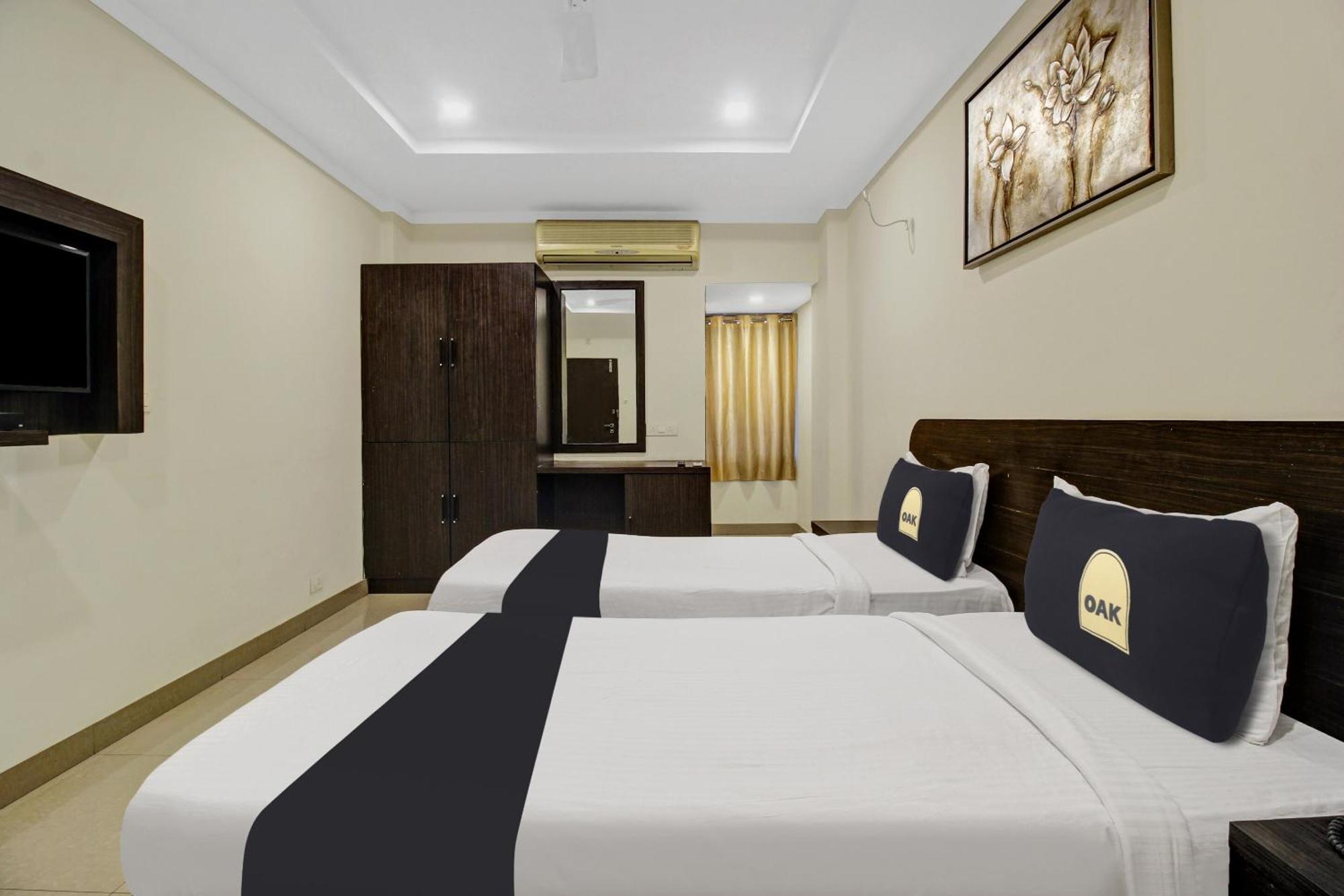 Hotel Super Townhouse Oak Lb Nagar Ramoji 4*