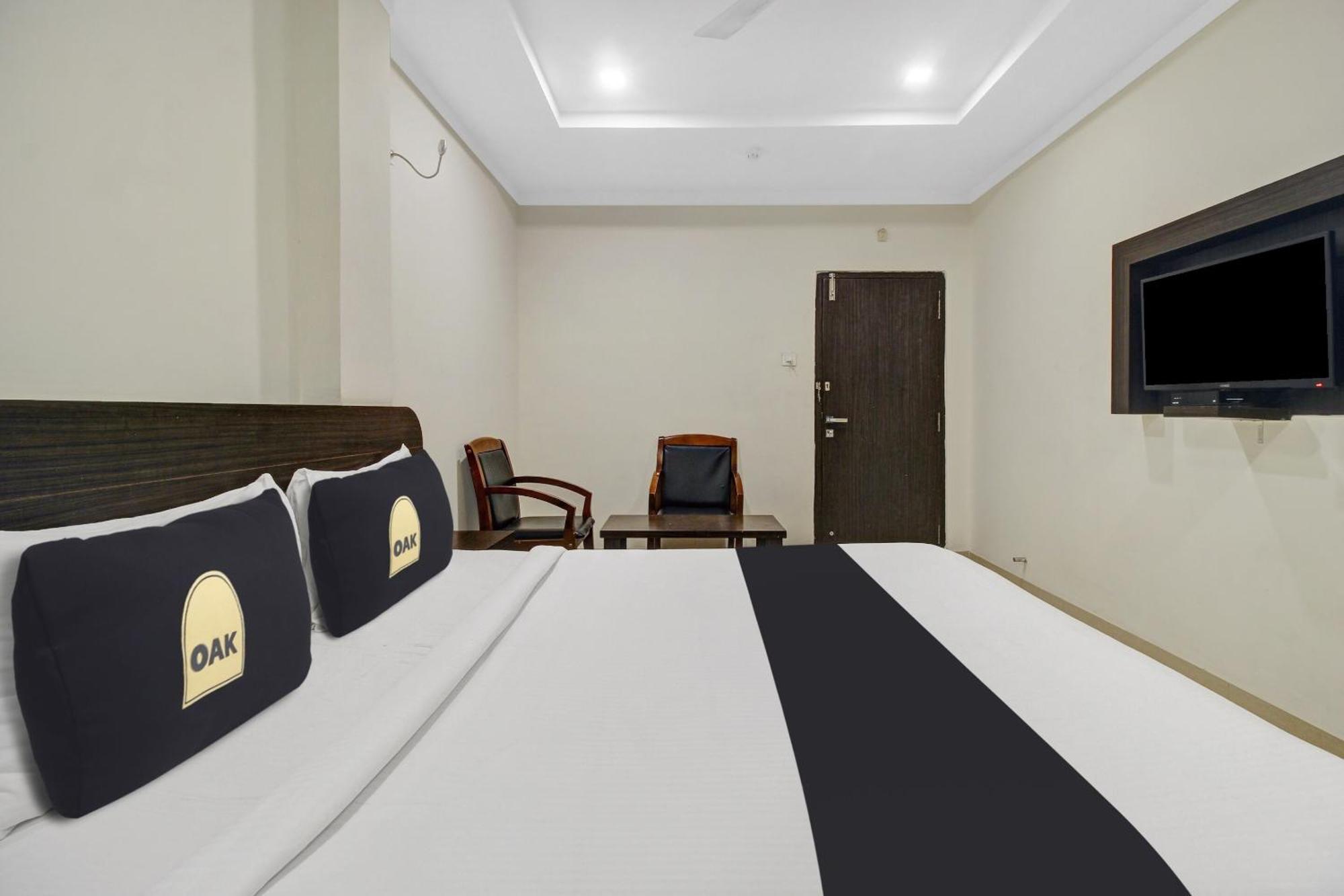 Super Townhouse Oak Lb Nagar Ramoji