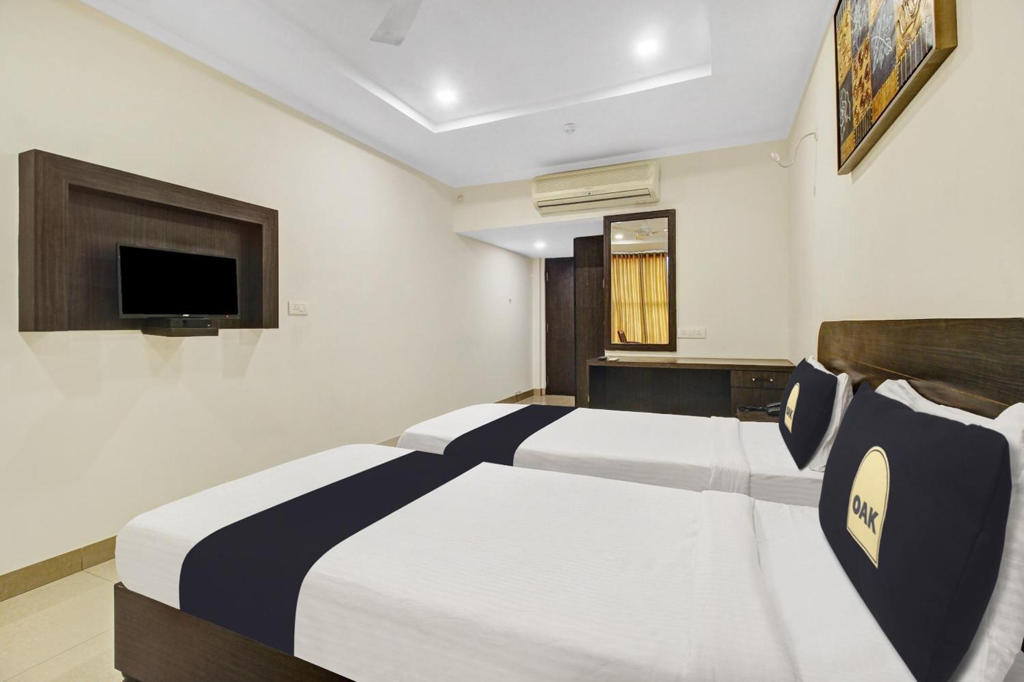 Super Townhouse Oak Lb Nagar Ramoji Hotel 4*