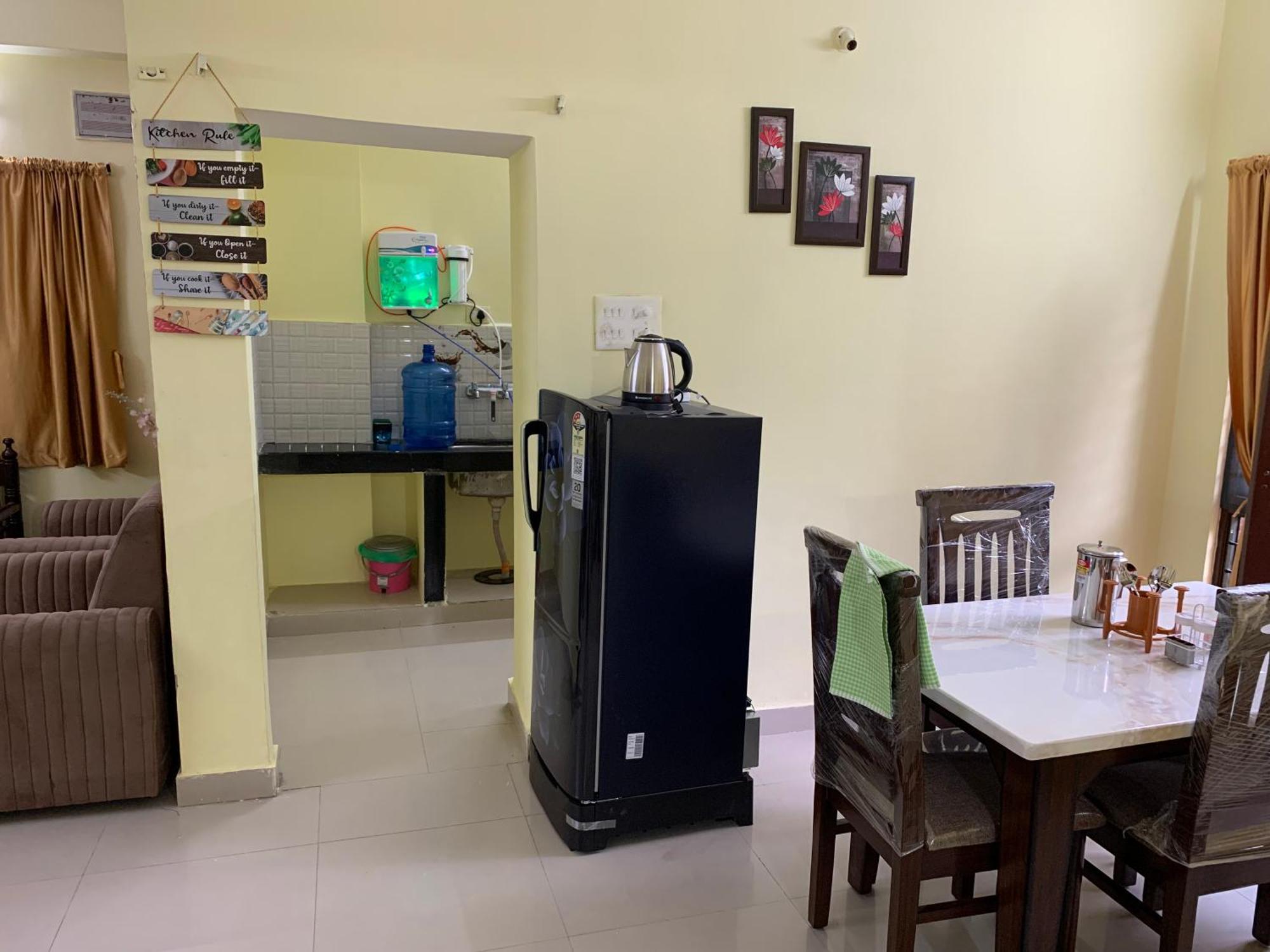 Kesarhomes Flt101 2bhk 1st Flr -homestay-lift-ac-kukatpally * Hyderabad