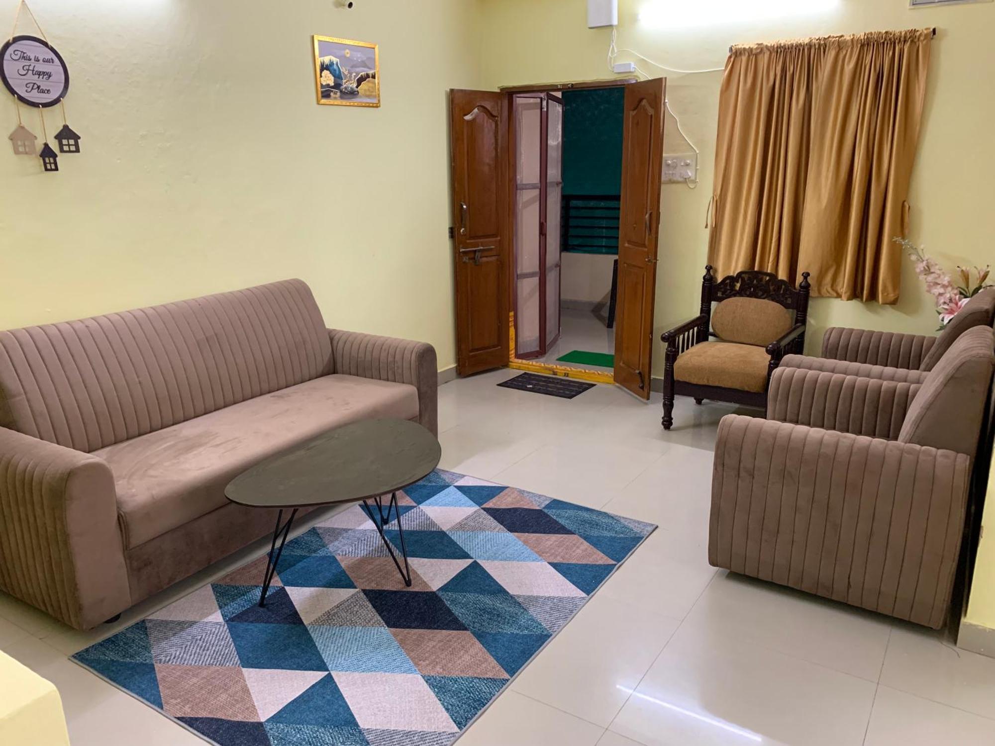 Apartment Kesarhomes Flt101 2bhk 1st Flr -homestay-lift-ac-kukatpally *