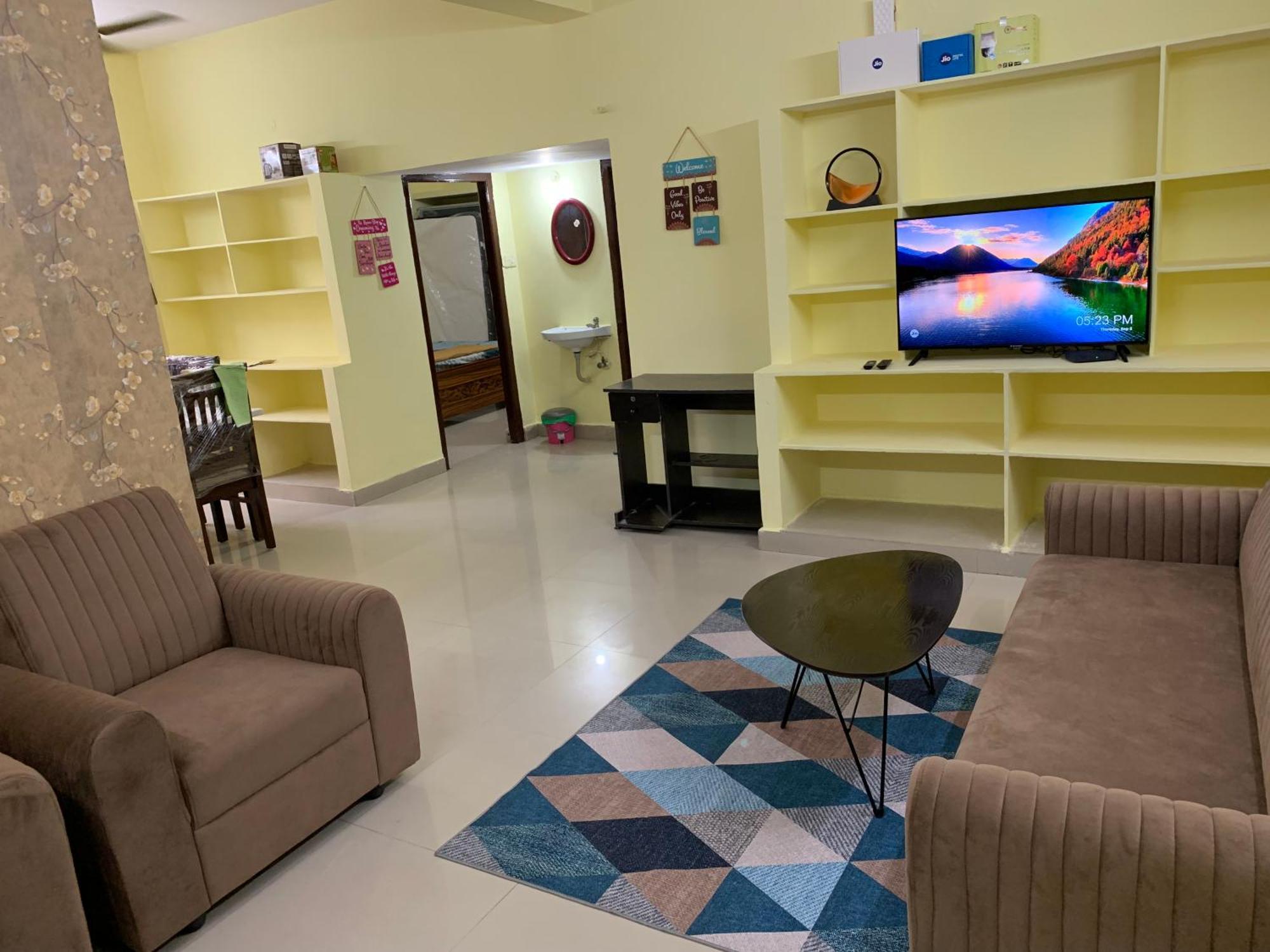 Kesarhomes Flt101 2bhk 1st Flr -homestay-lift-ac-kukatpally Apartment Hyderabad