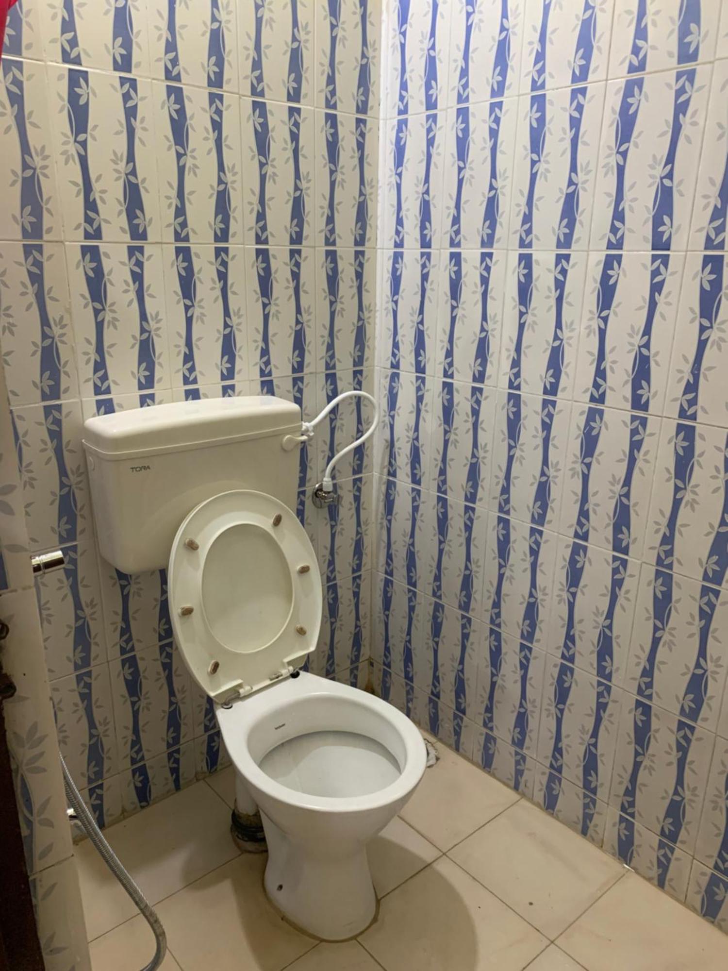 Kesarhomes Flt101 2bhk 1st Flr -homestay-lift-ac-kukatpally * Hyderabad