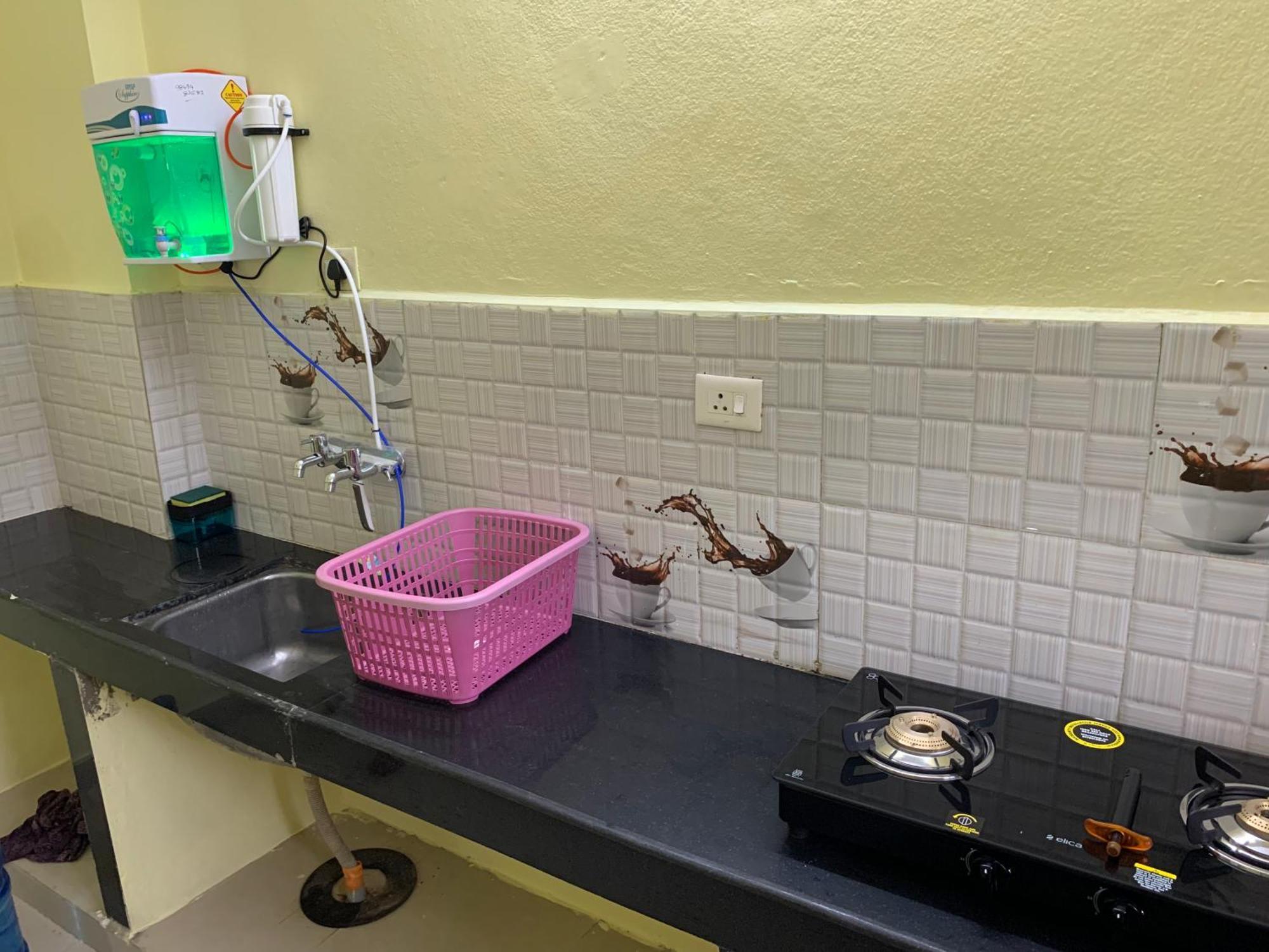 Kesarhomes Flt101 2bhk 1st Flr -homestay-lift-ac-kukatpally Apartment