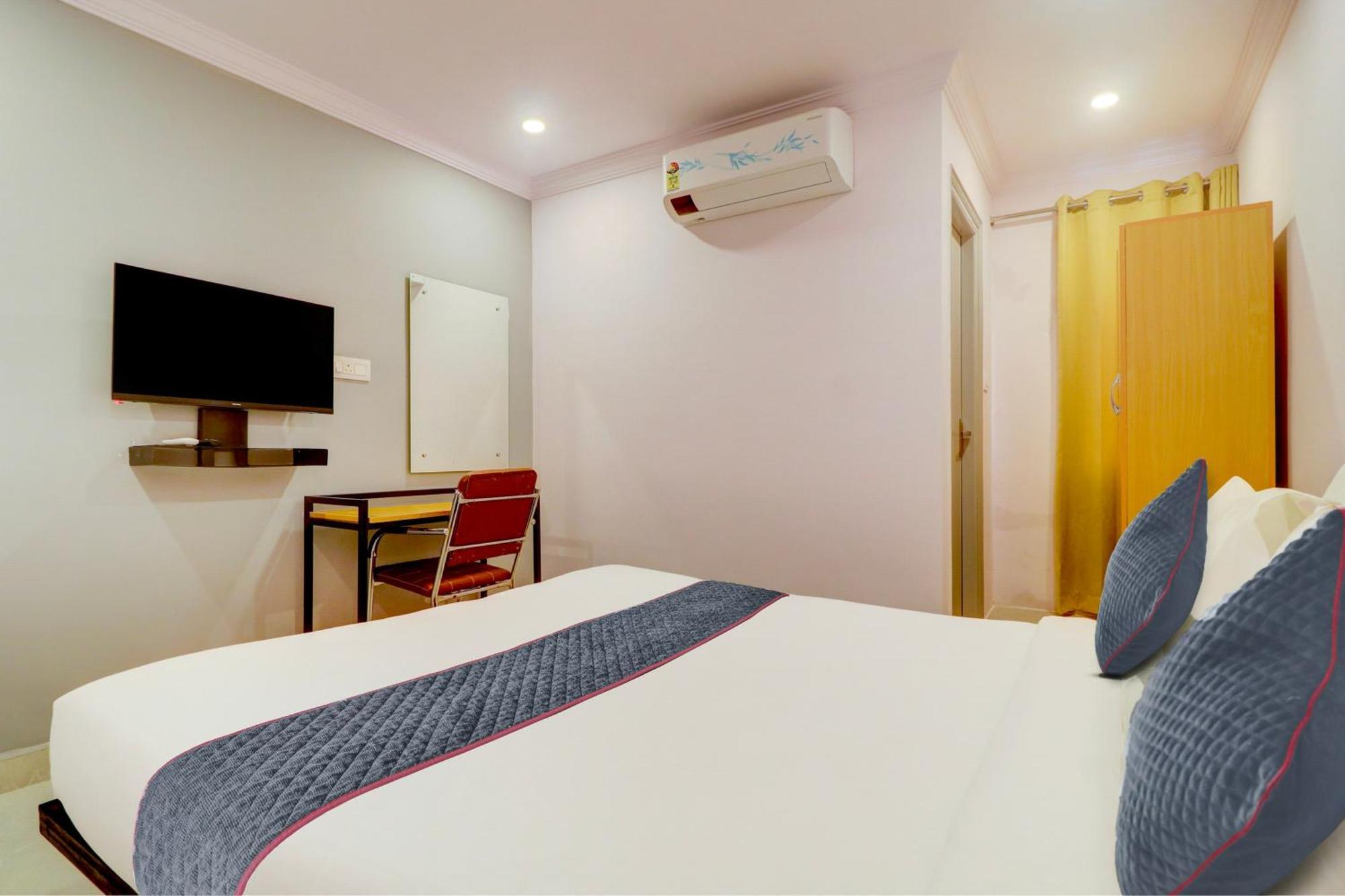 Super Townhouse Sr Nagar Rcc Premier Hotel 4*