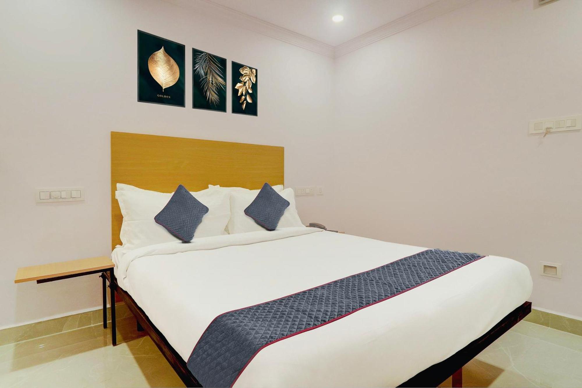 Hotel Super Townhouse Sr Nagar Rcc Premier