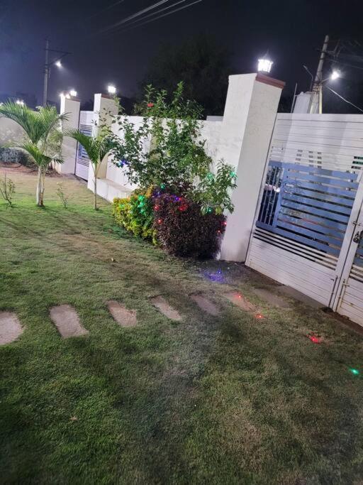 Tabassum's Cottage, Near Hyd International Airport Holiday home