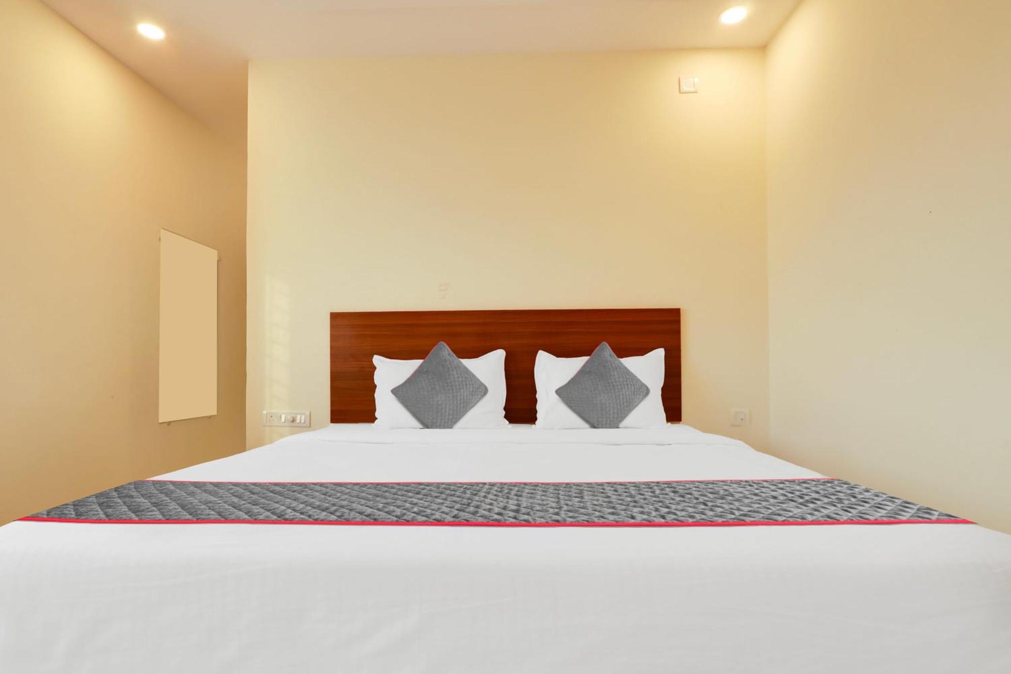 Collection O Gokul Pride 4* Hyderabad
