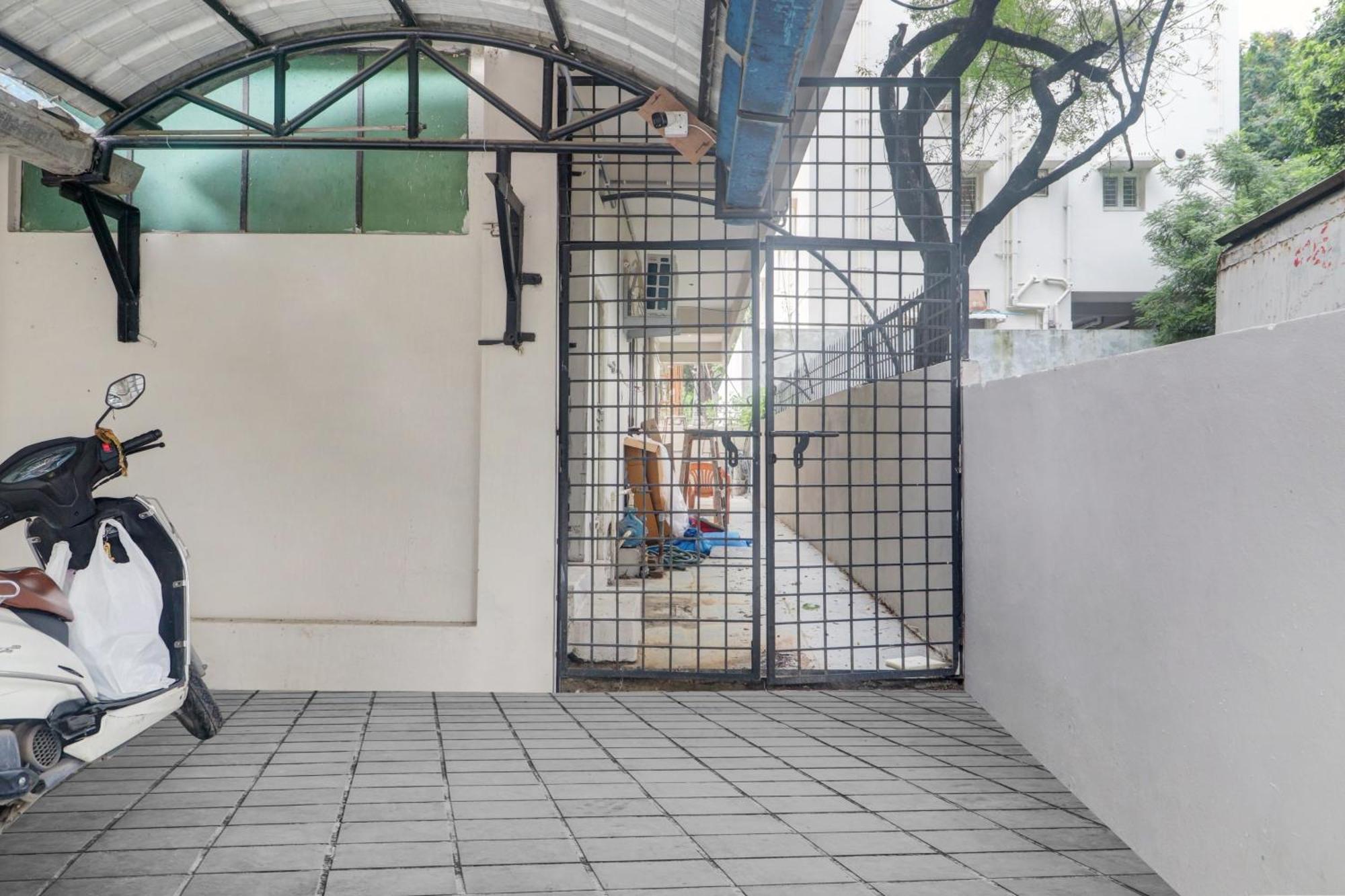 Hotel O S Grand Residency Hotel