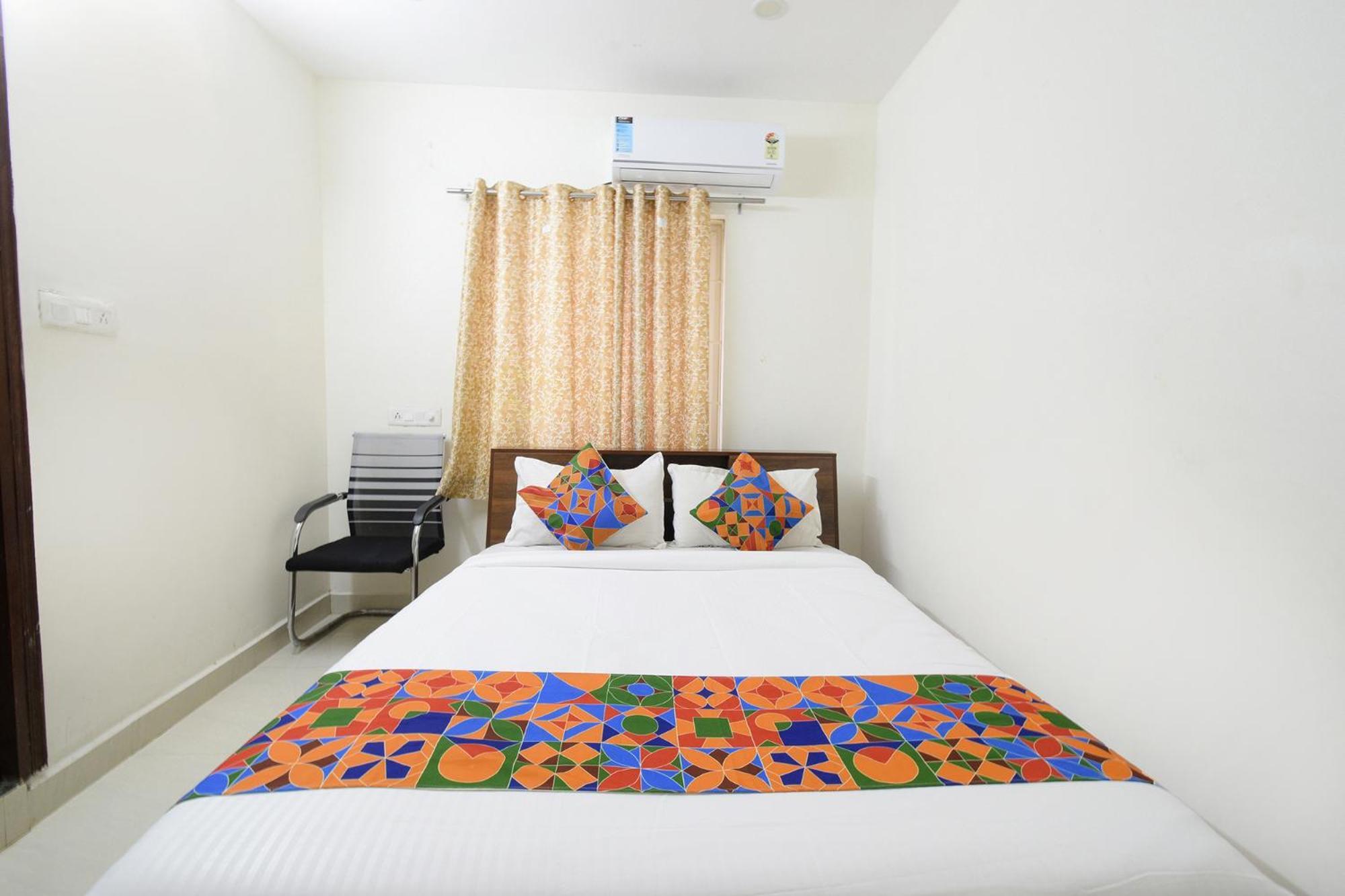 Hotel Collection O Stayo 4*