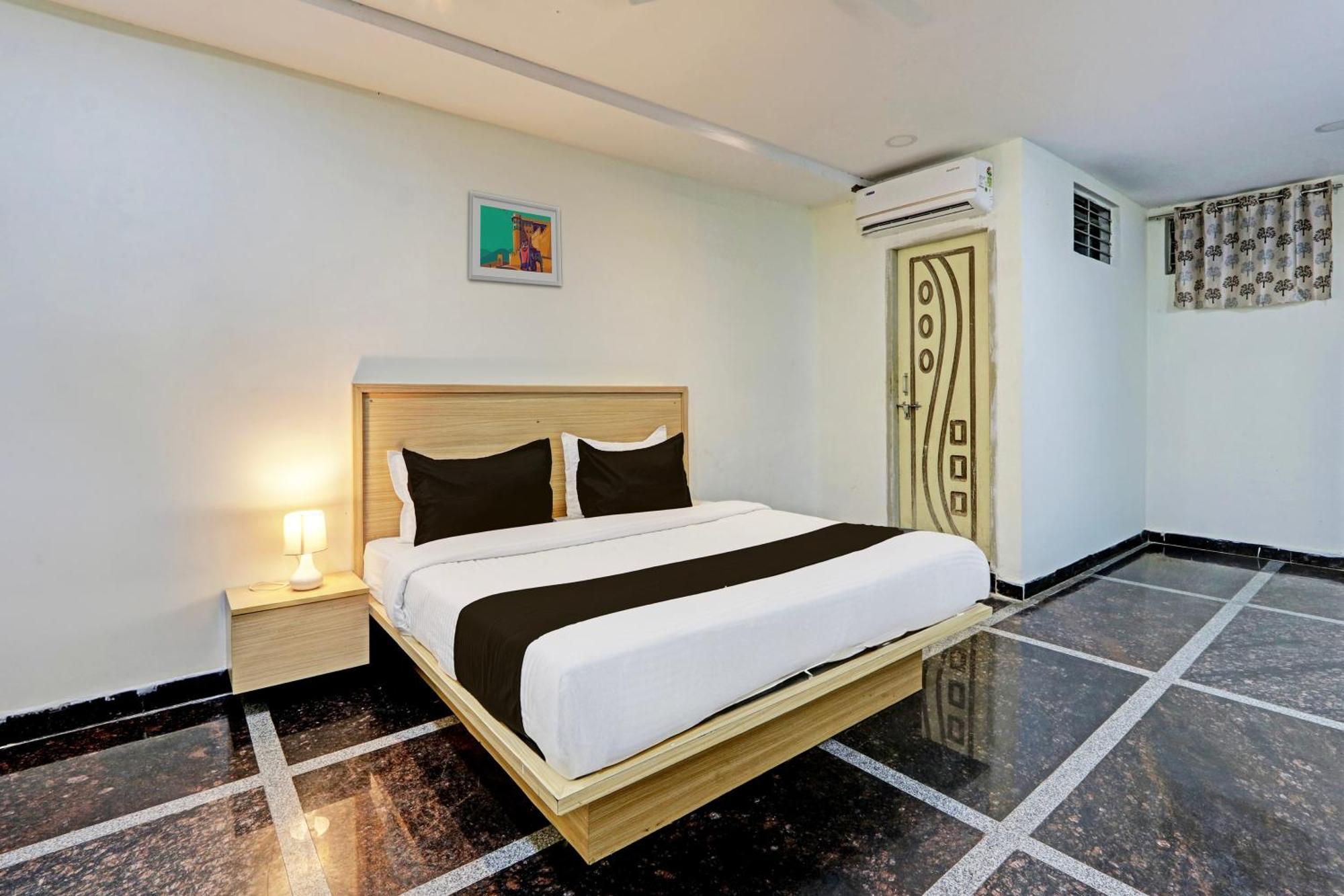 Hotel O Living Tree