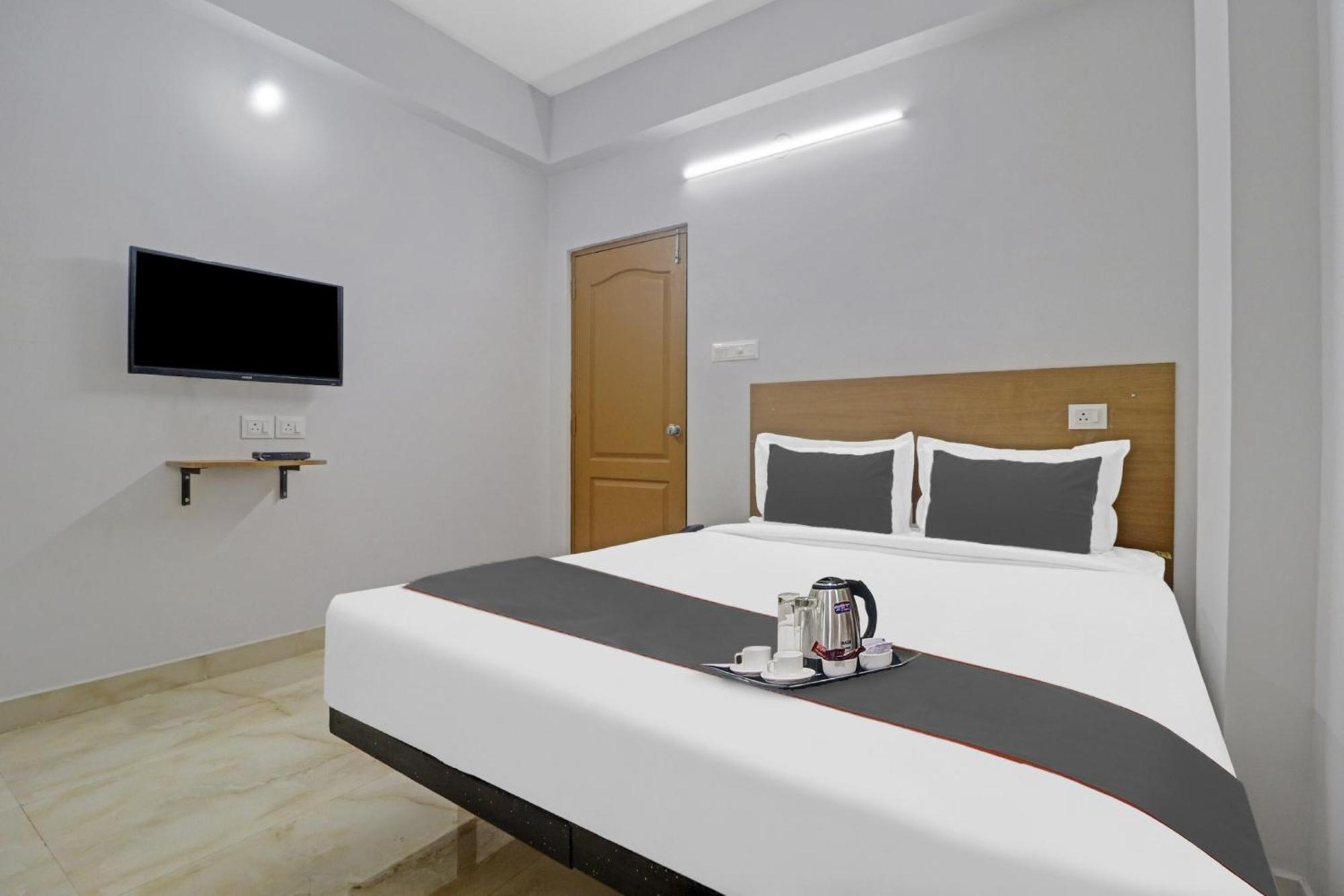 Collection O Golden Dreams Hotel Hyderabad