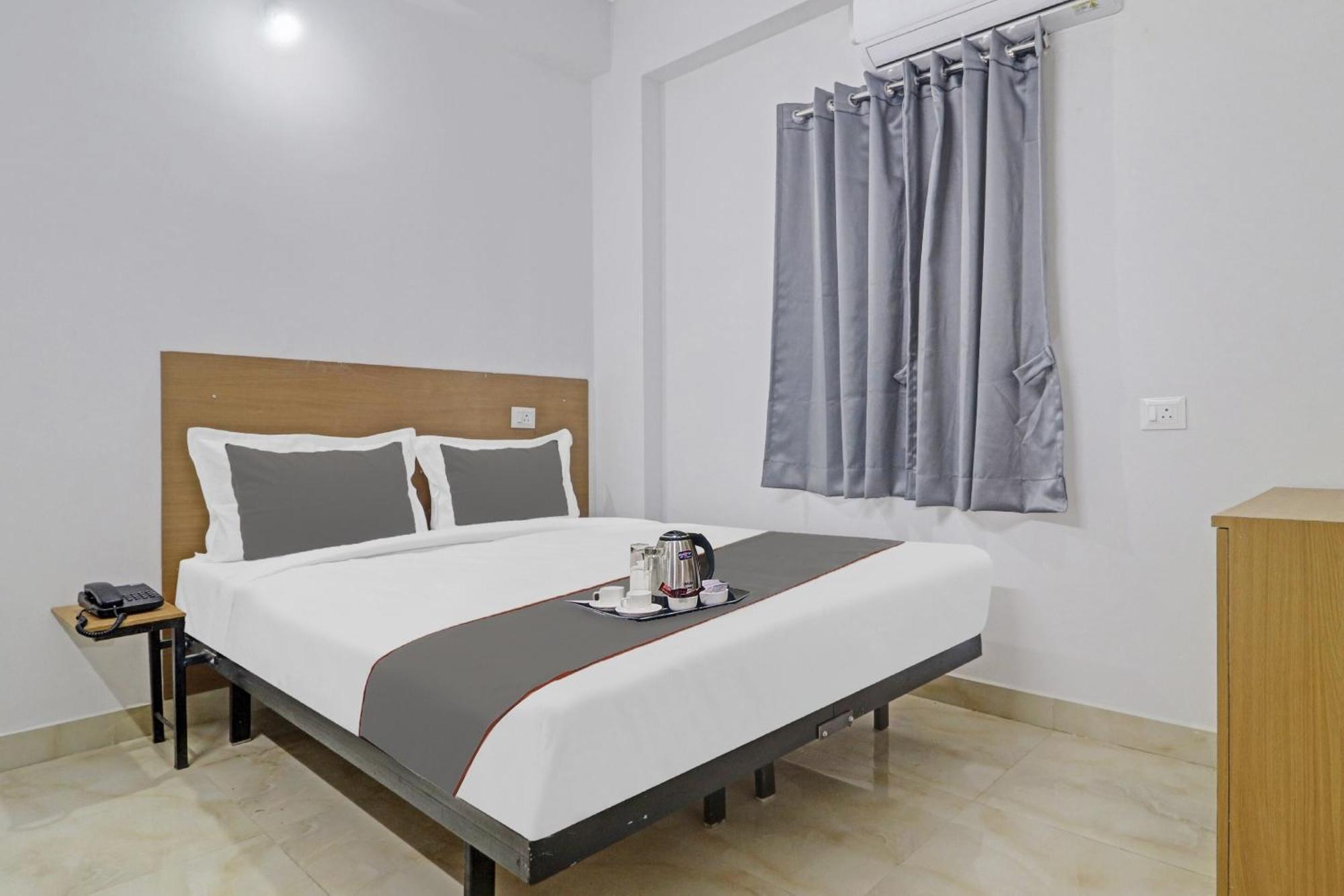 Collection O Golden Dreams Hotel 3*