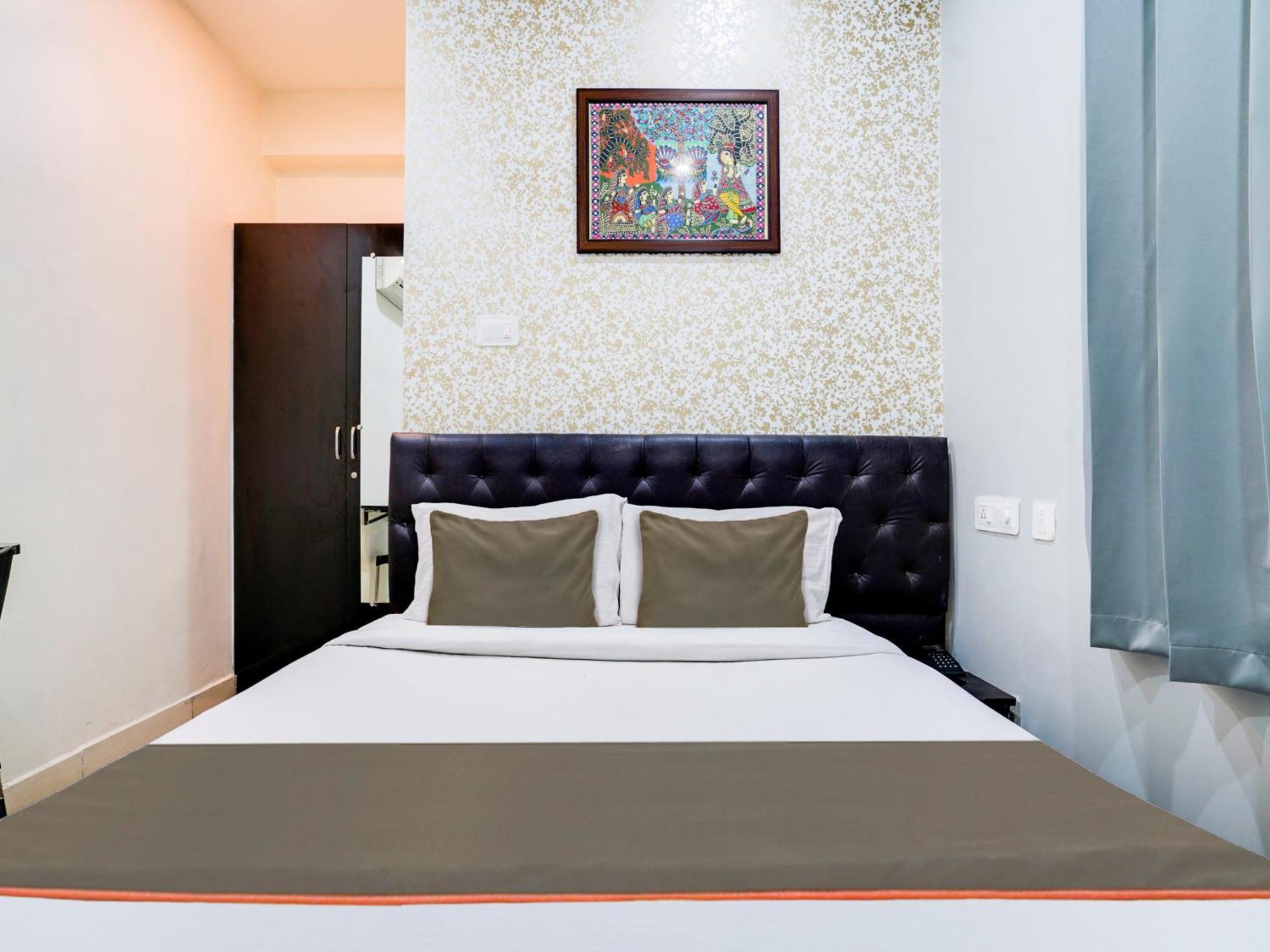 Hotel Collection O Blue Iris A Grandure. 4*