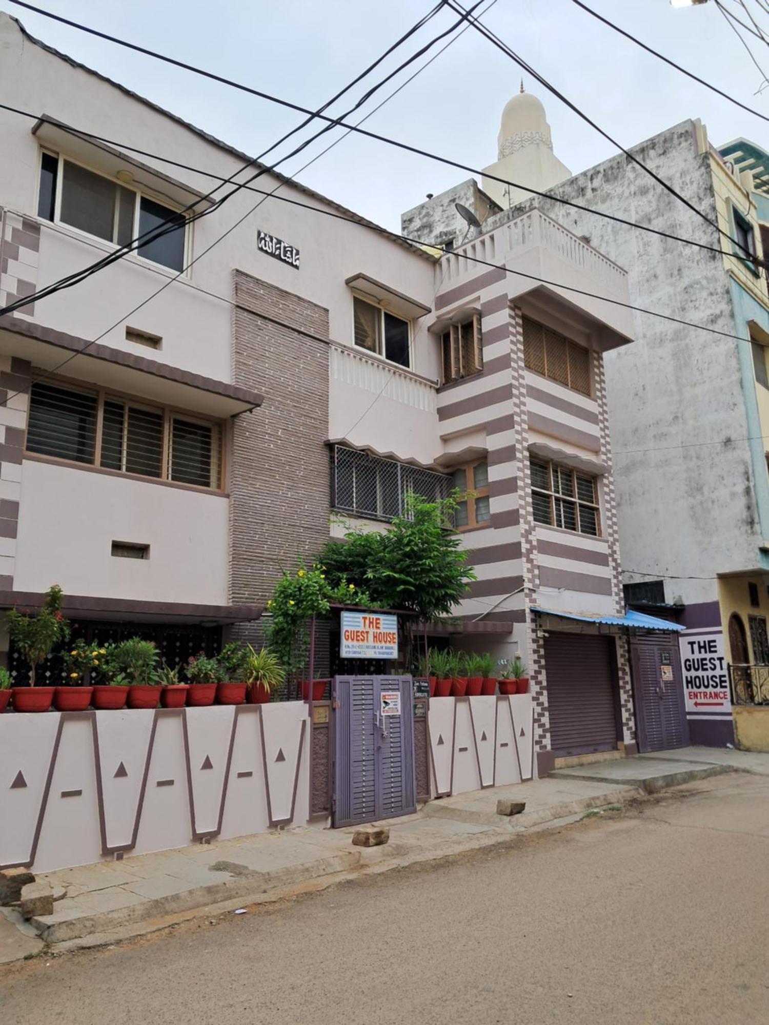 1 For 4 Guests Or 2 Bhk For 4 To 10 Guests With Ac For Families *