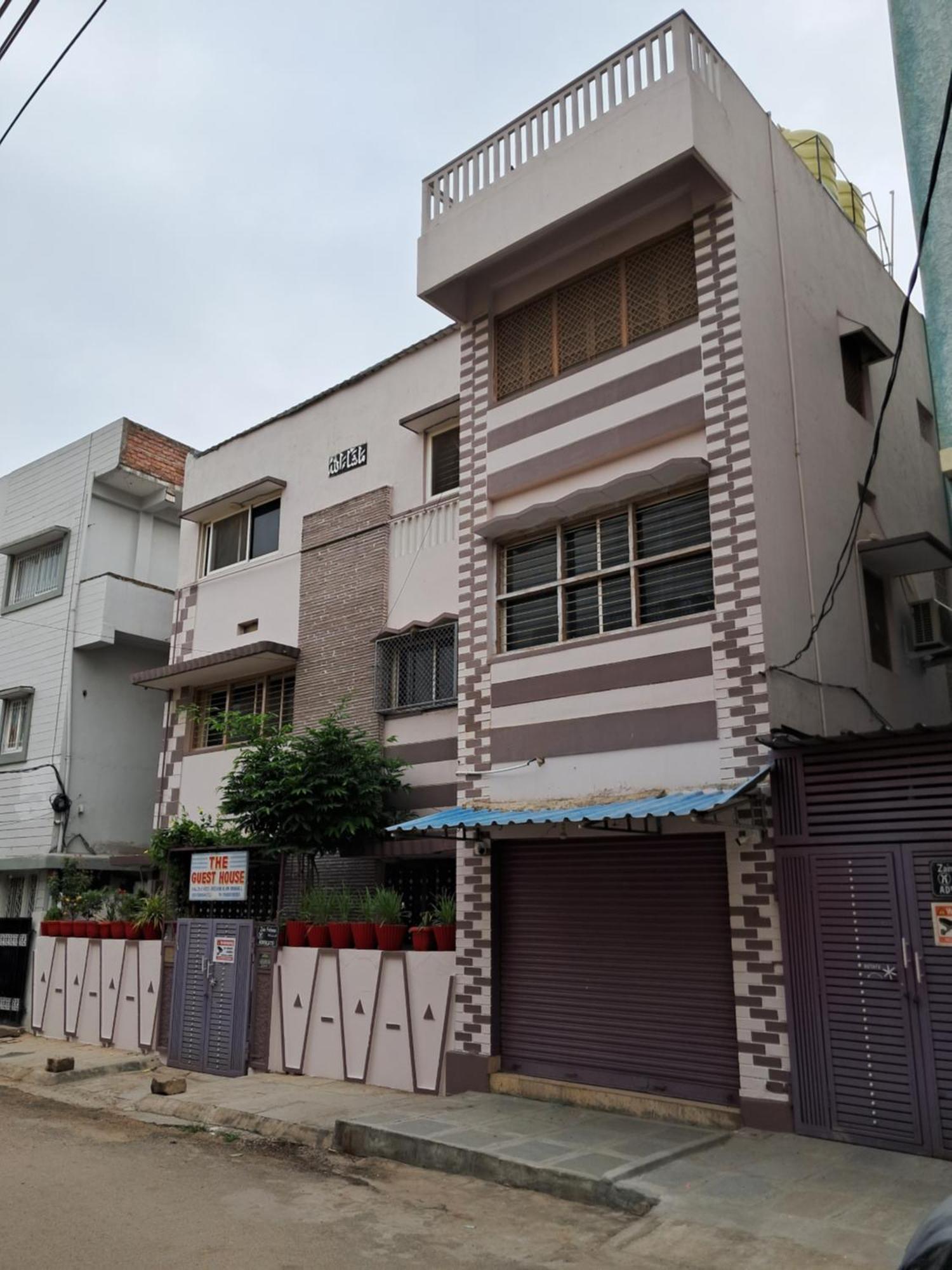 1 For 4 Guests Or 2 Bhk For 4 To 10 Guests With Ac For Families Hyderabad