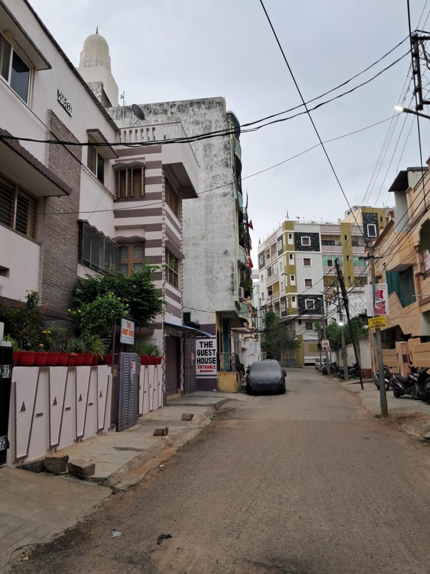 1 For 4 Guests Or 2 Bhk For 4 To 10 Guests With Ac For Families * Hyderabad