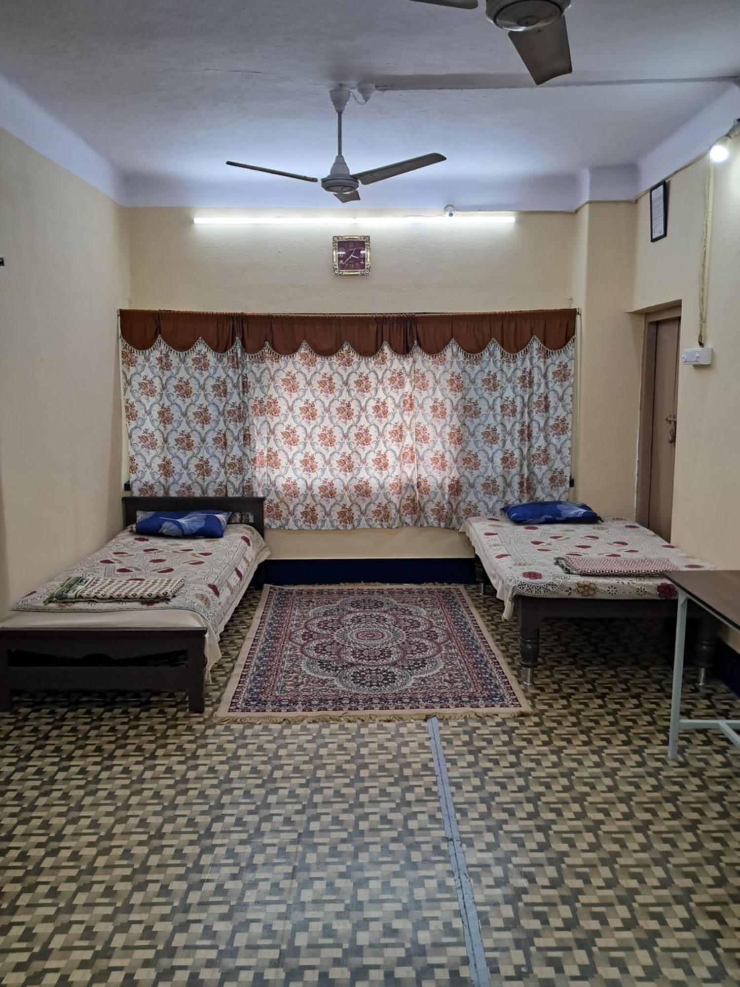 1 For 4 Guests Or 2 Bhk For 4 To 10 Guests With Ac For Families Apartamento Hyderabad