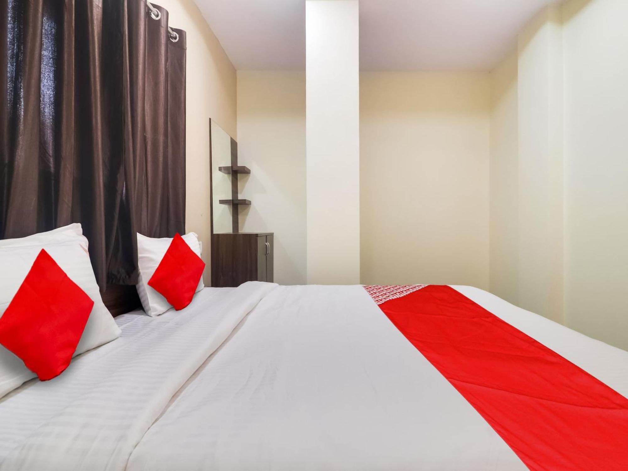 O Red Stone Hotel