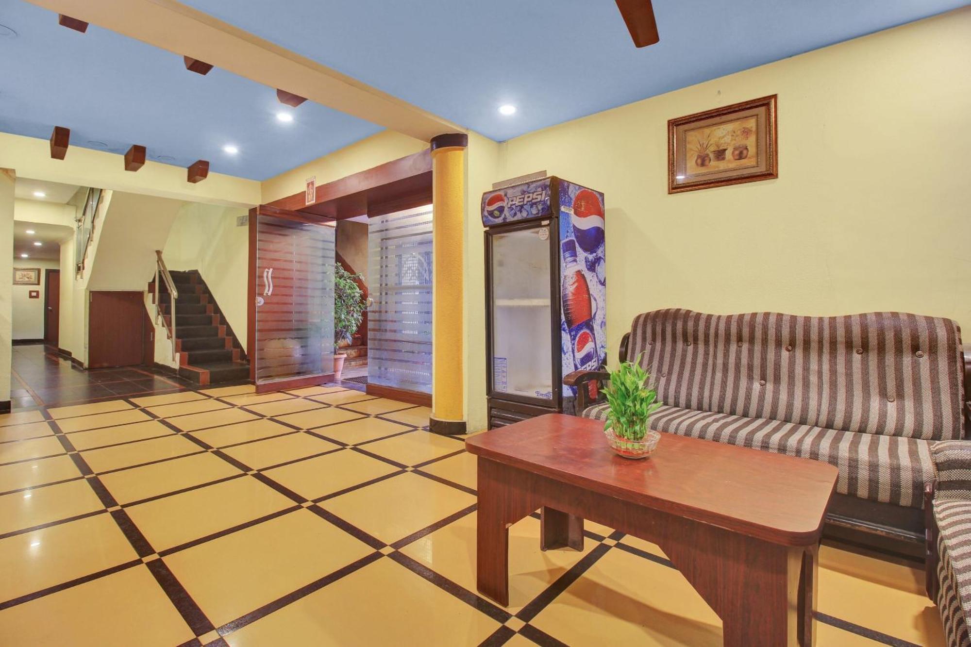 Hotel O Happy 3*