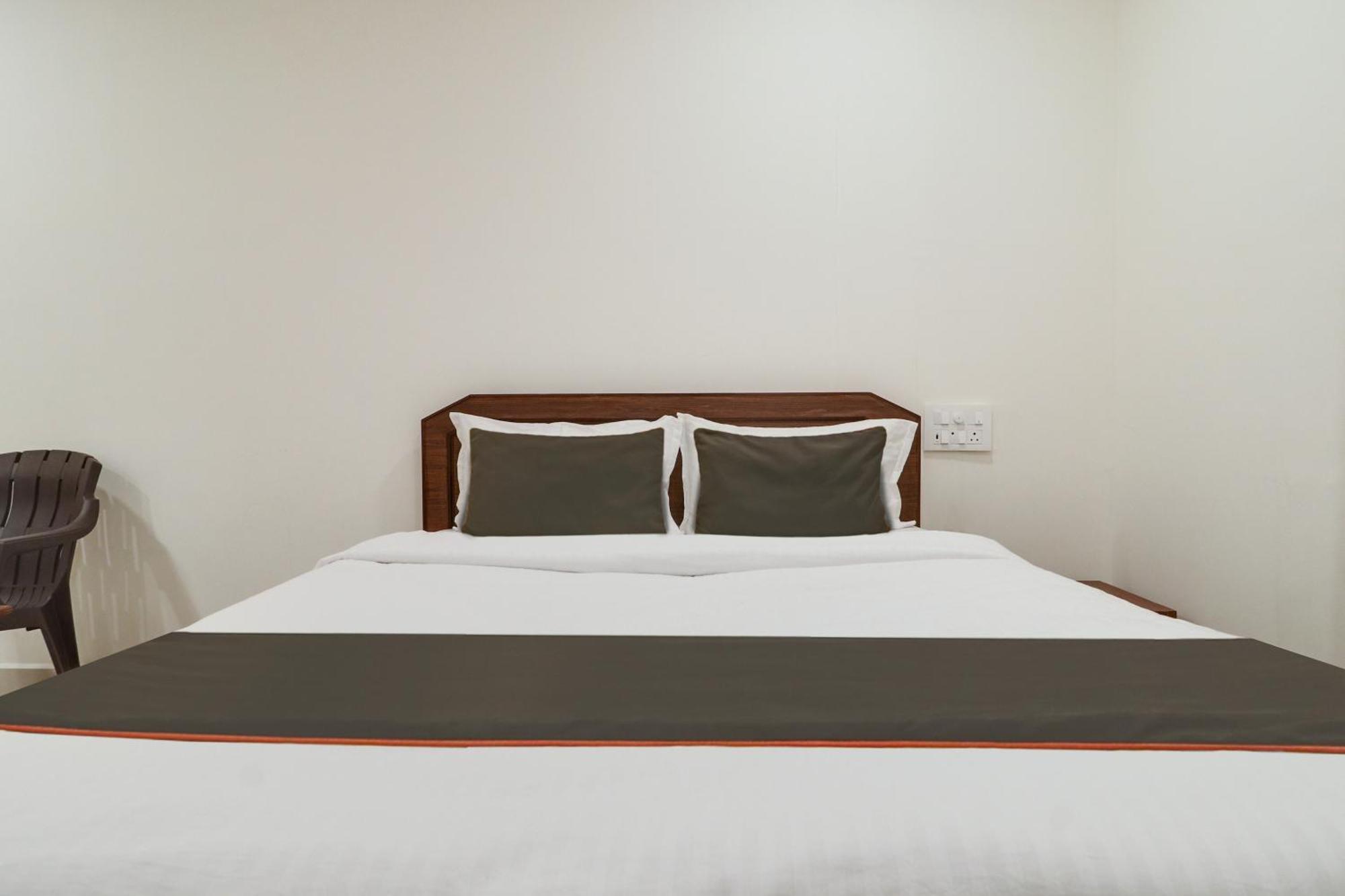 Collection O Virat Grand Hotel 3*