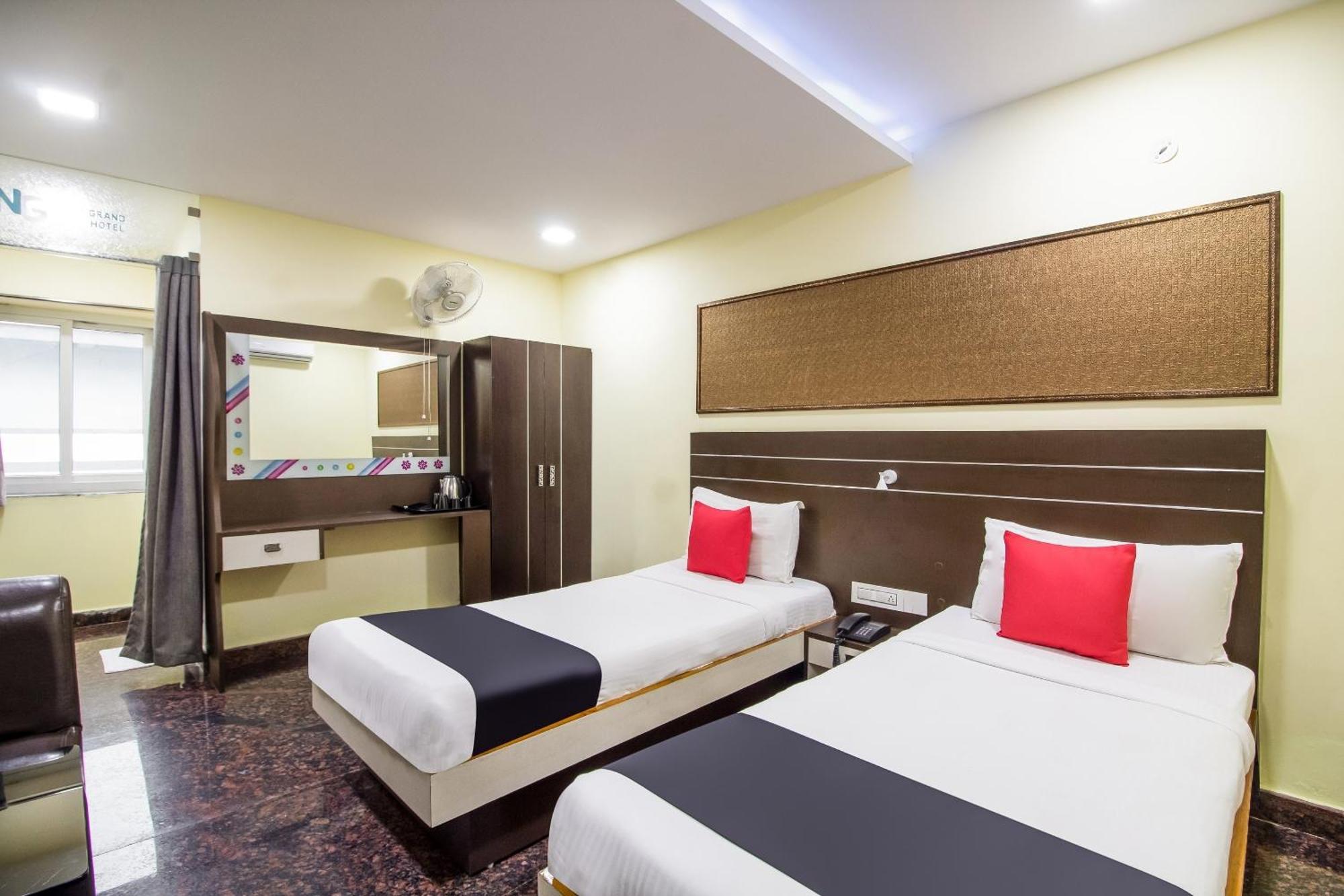 Hotel Capital O Sri Navya Grand Near Nexus 3*