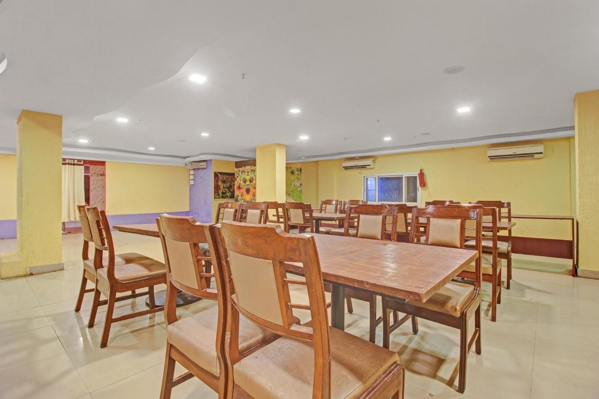 Collection O Regal Near Iskon Temple , Abids Hotel 4*