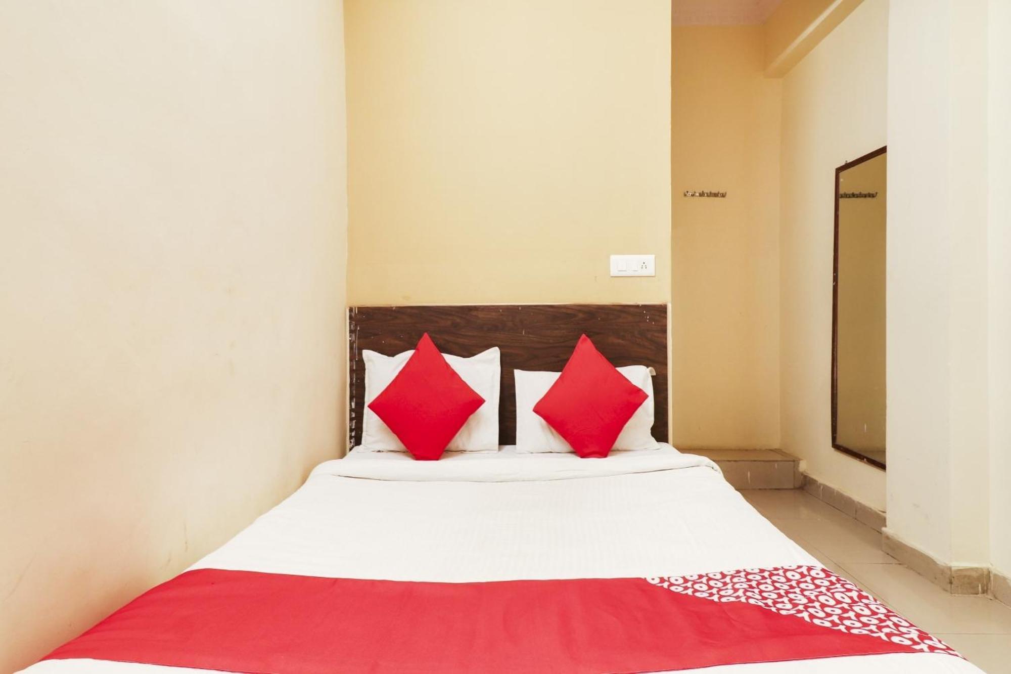 Hotel O Sai Pariwar Near Snow World Hyderabad