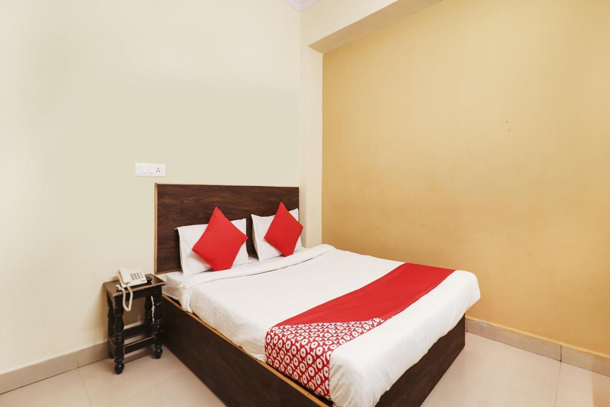 O Sai Pariwar Near Snow World 4*