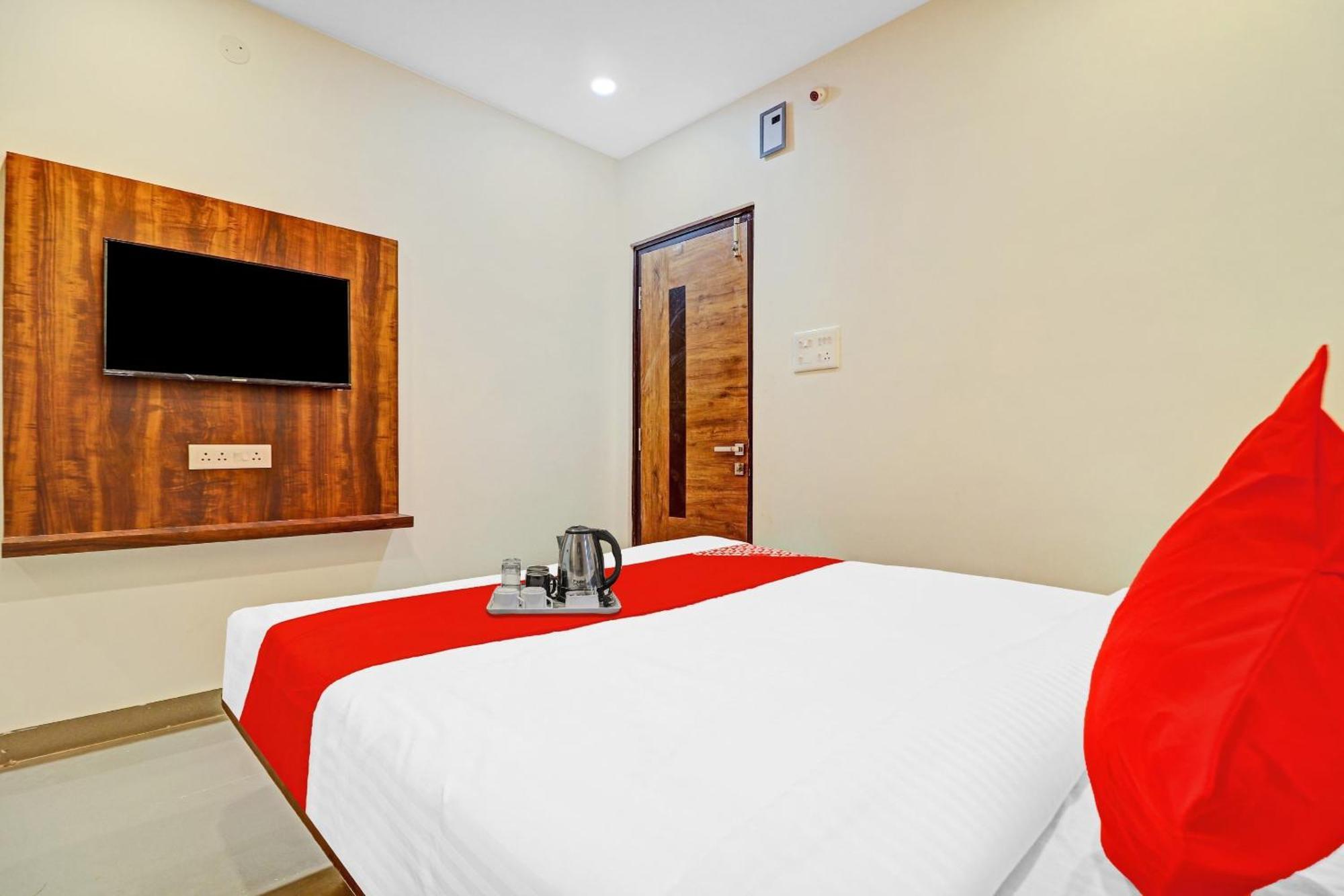 Hotel O Night Eye