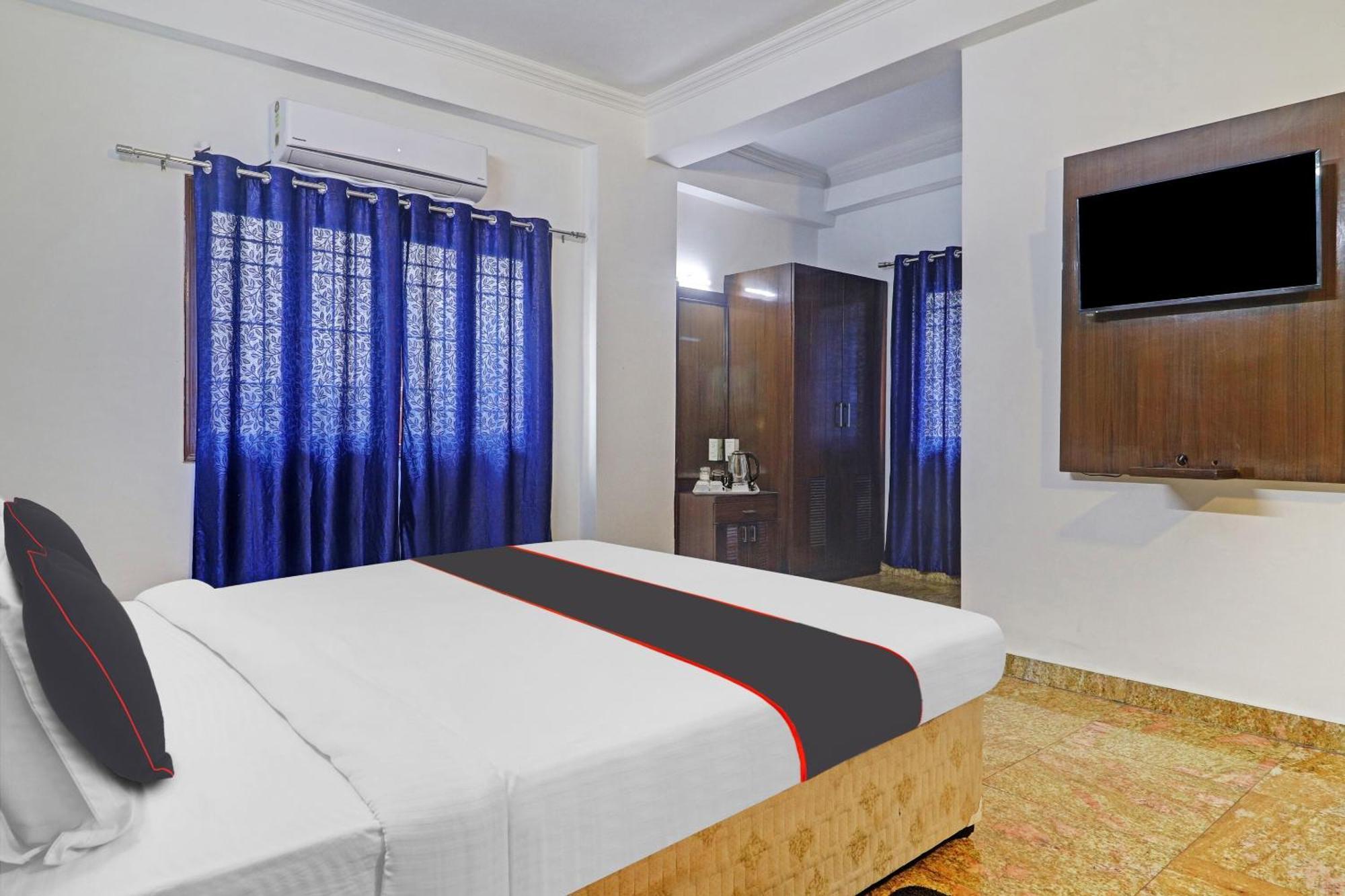 Hotel Capital O Halcyon Inr Madhapur