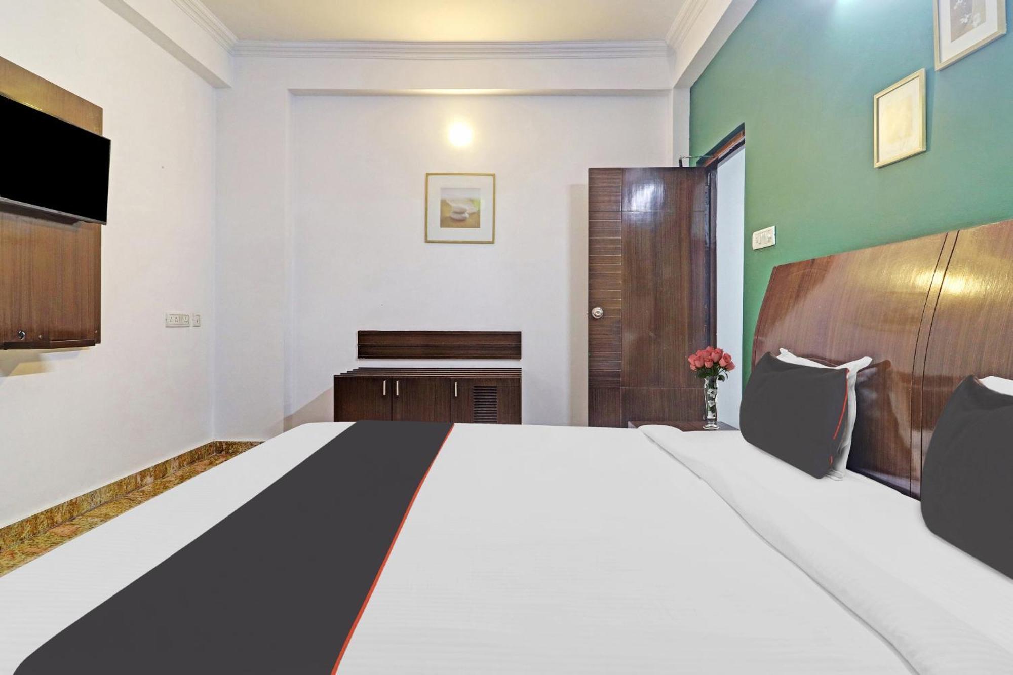 Capital O Halcyon Inr Madhapur Hotel