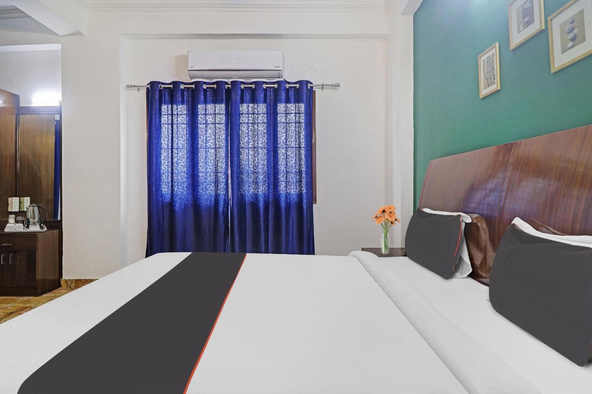 Capital O Halcyon Inr Madhapur Hotel Hyderabad