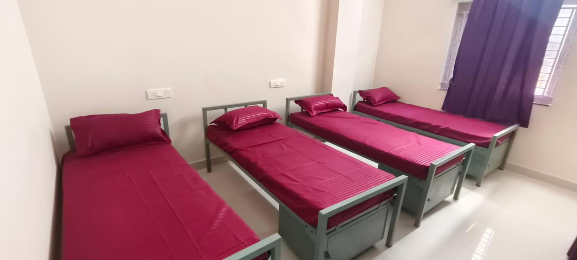 Seven Hills Luxury Hostel *