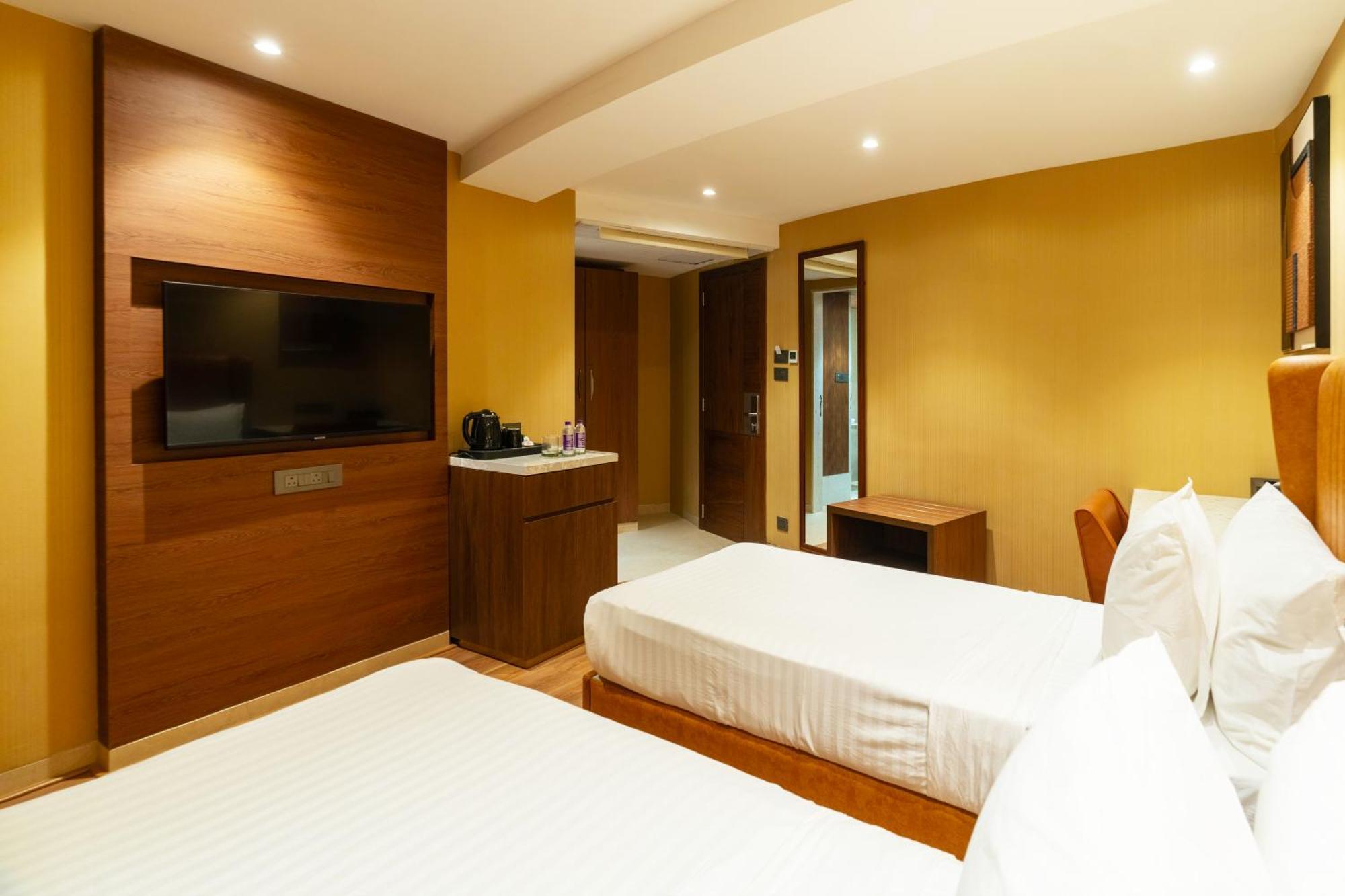 Hotel Clarks Airport