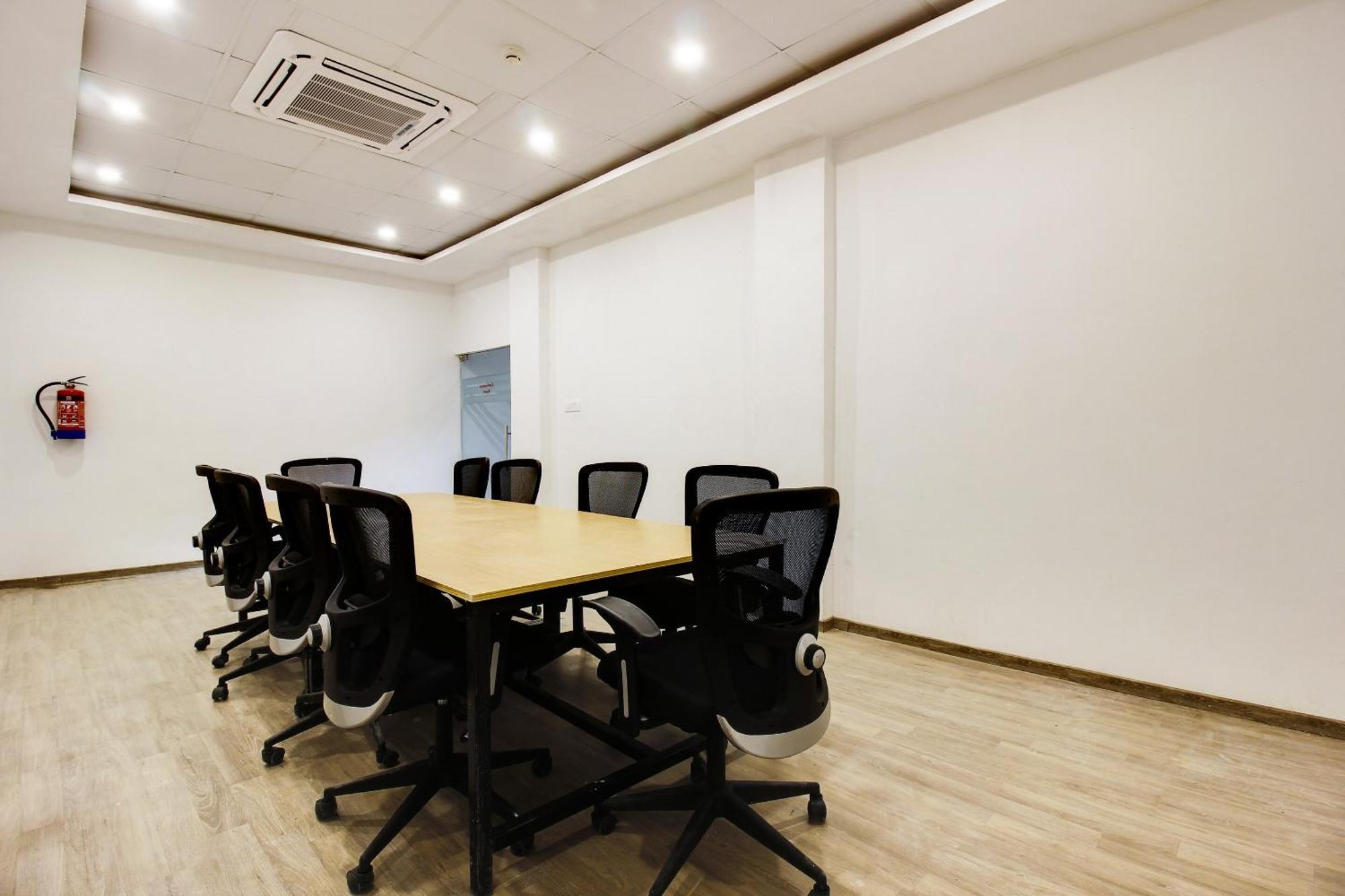 Hotel Super Townhouse Moosapet Rcc Prime 4*