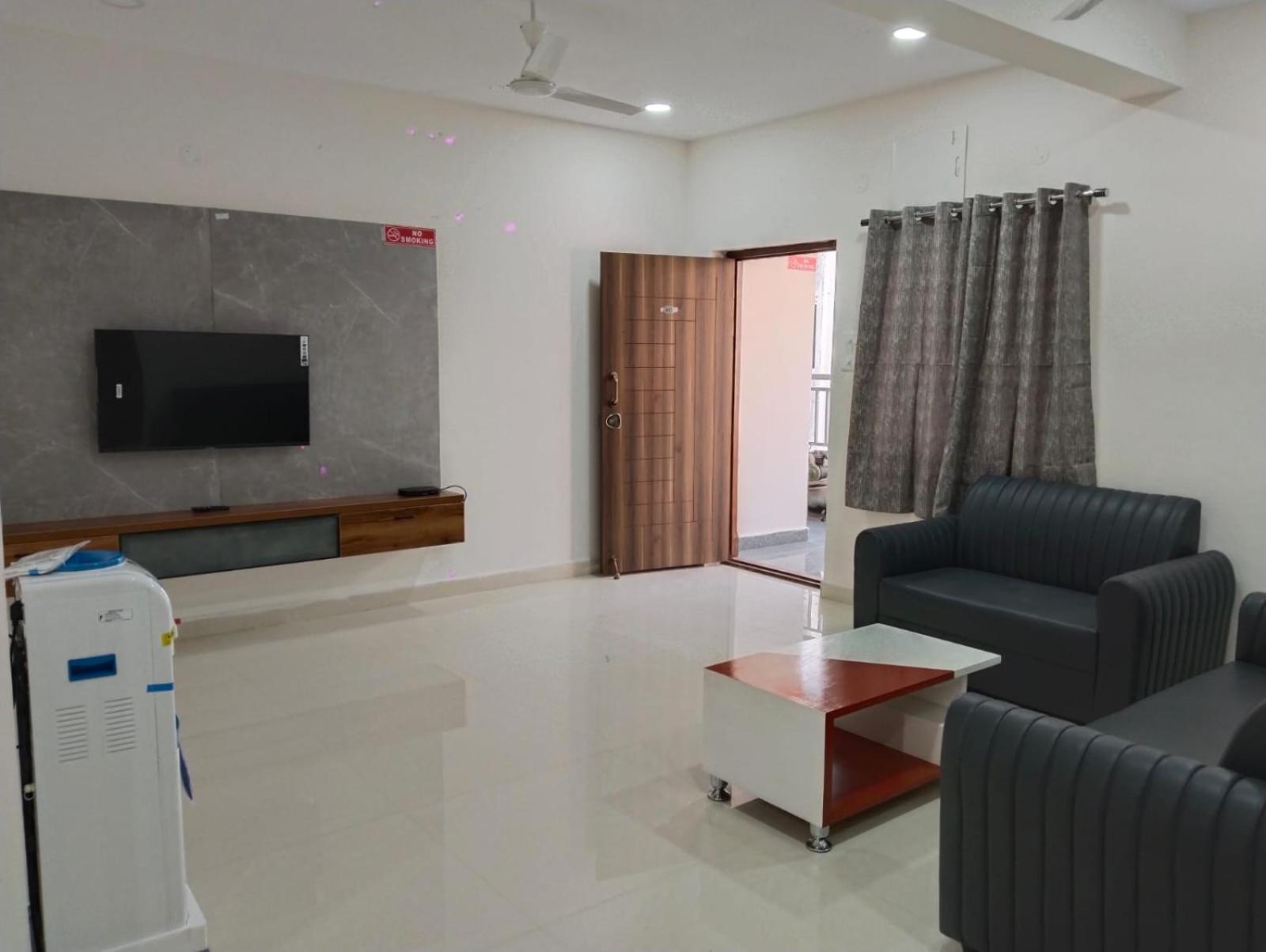 Apartment Mythri Retreat Service