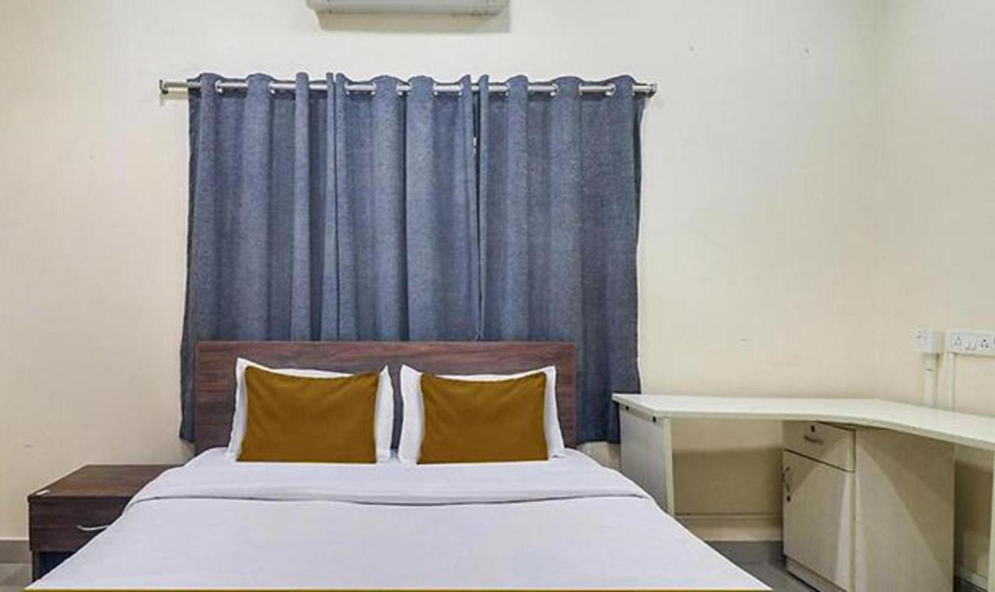 Hotel O Mmr Luxury Hitec