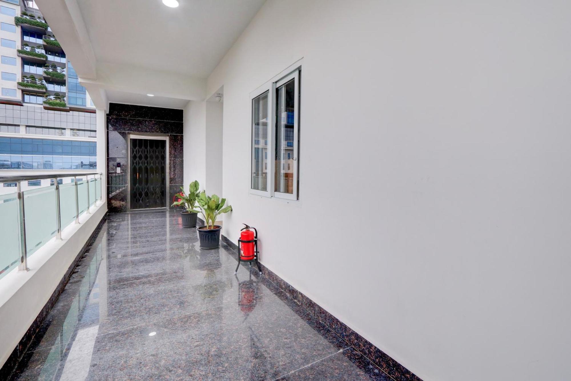Collection O Sri Jahnavi Group Besides Yashoda Hospital Hitec City Hyderabad